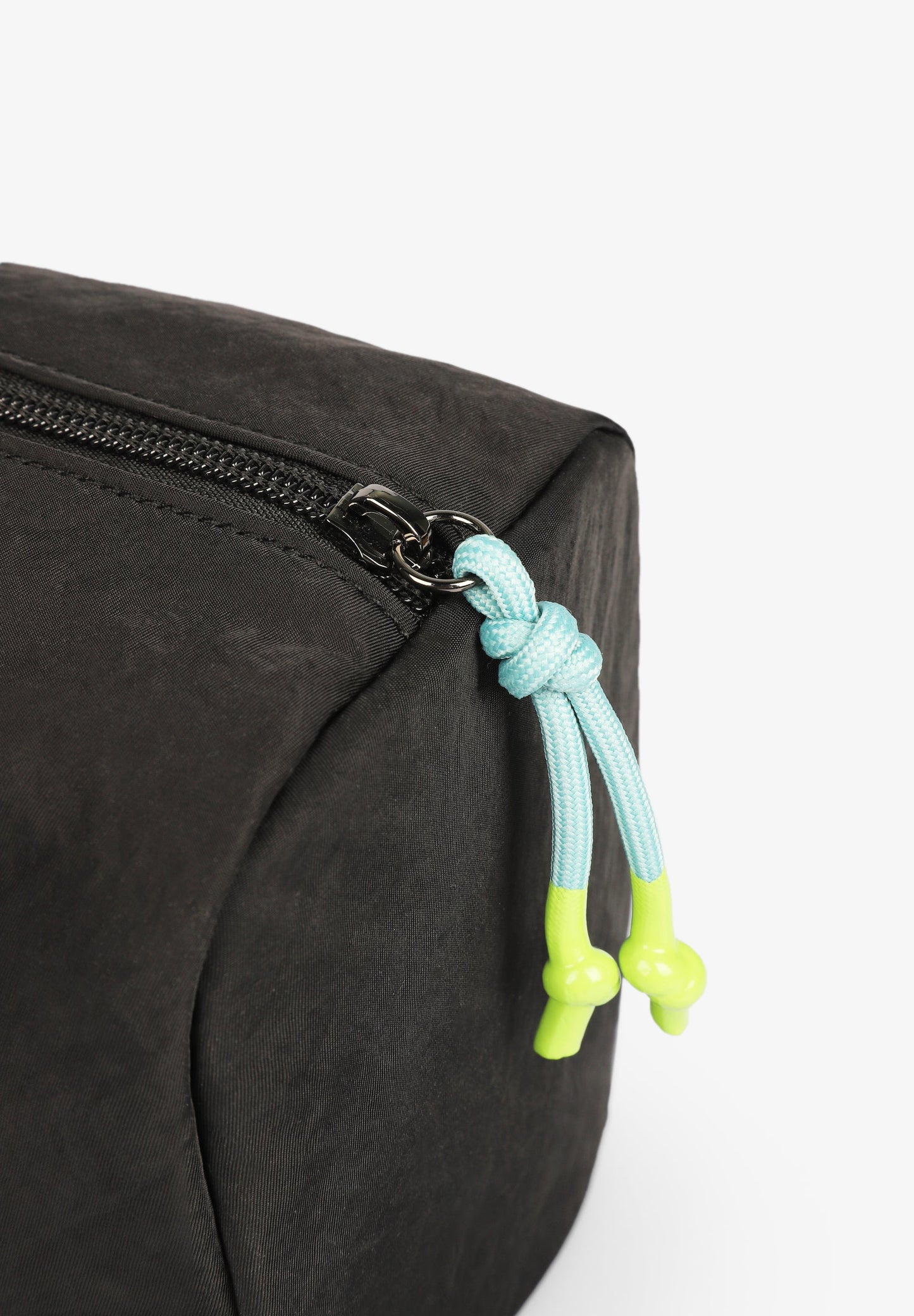 NÉCESSAIRE PORMENOR DE ZIP