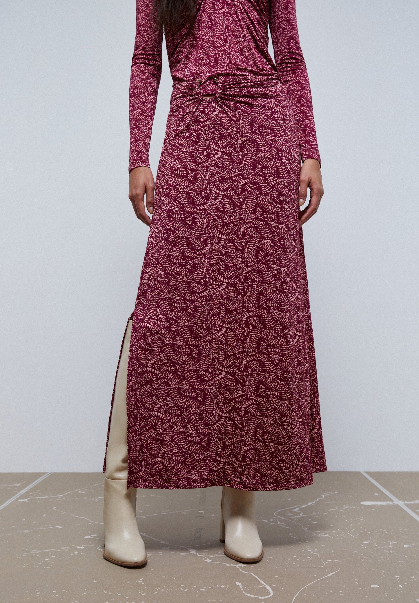 SAIA MIDI C/ PORMENOR NA CINTURA