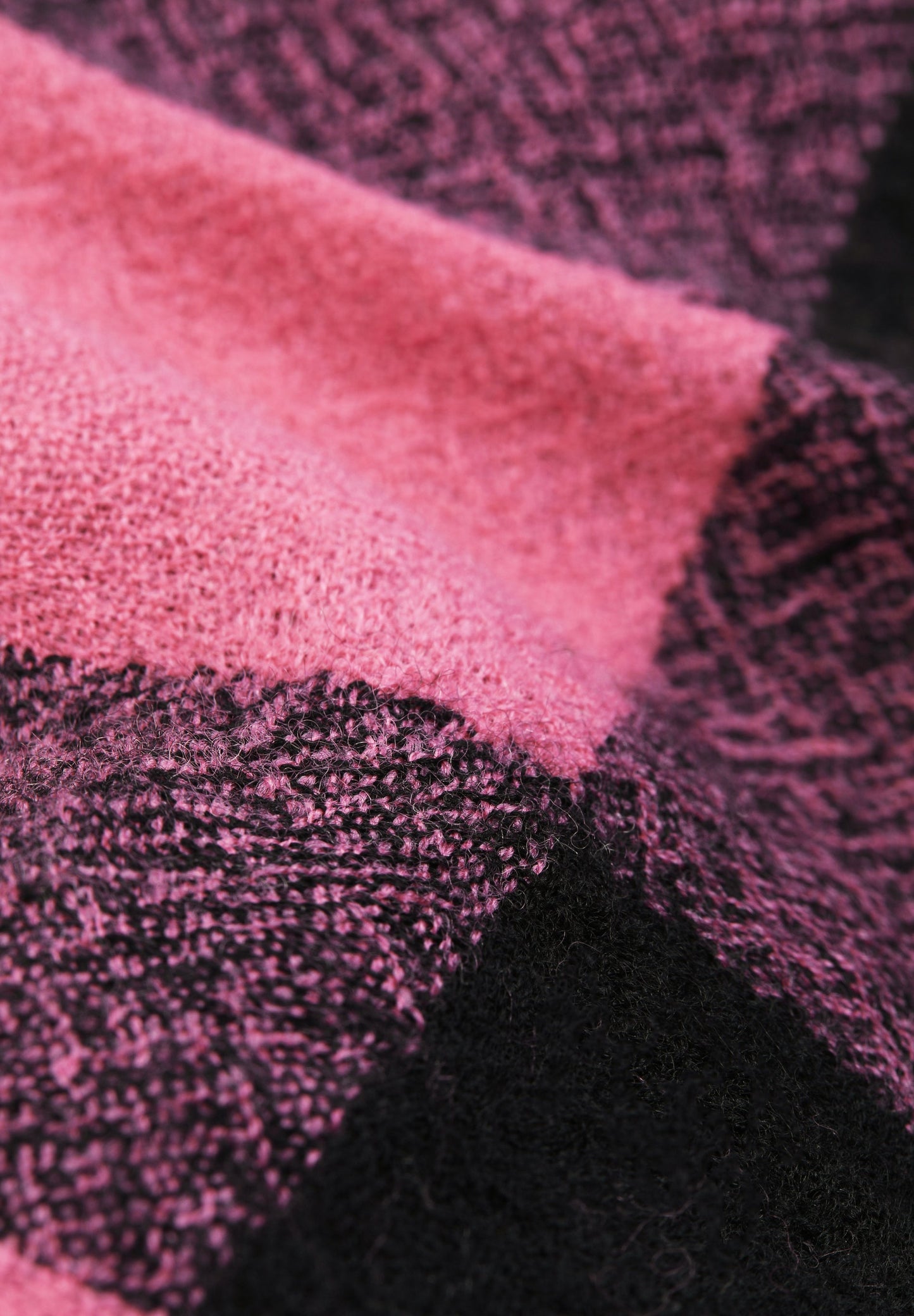 CACHECOL DE XADREZ COM ACABAMENTO DESFIADO