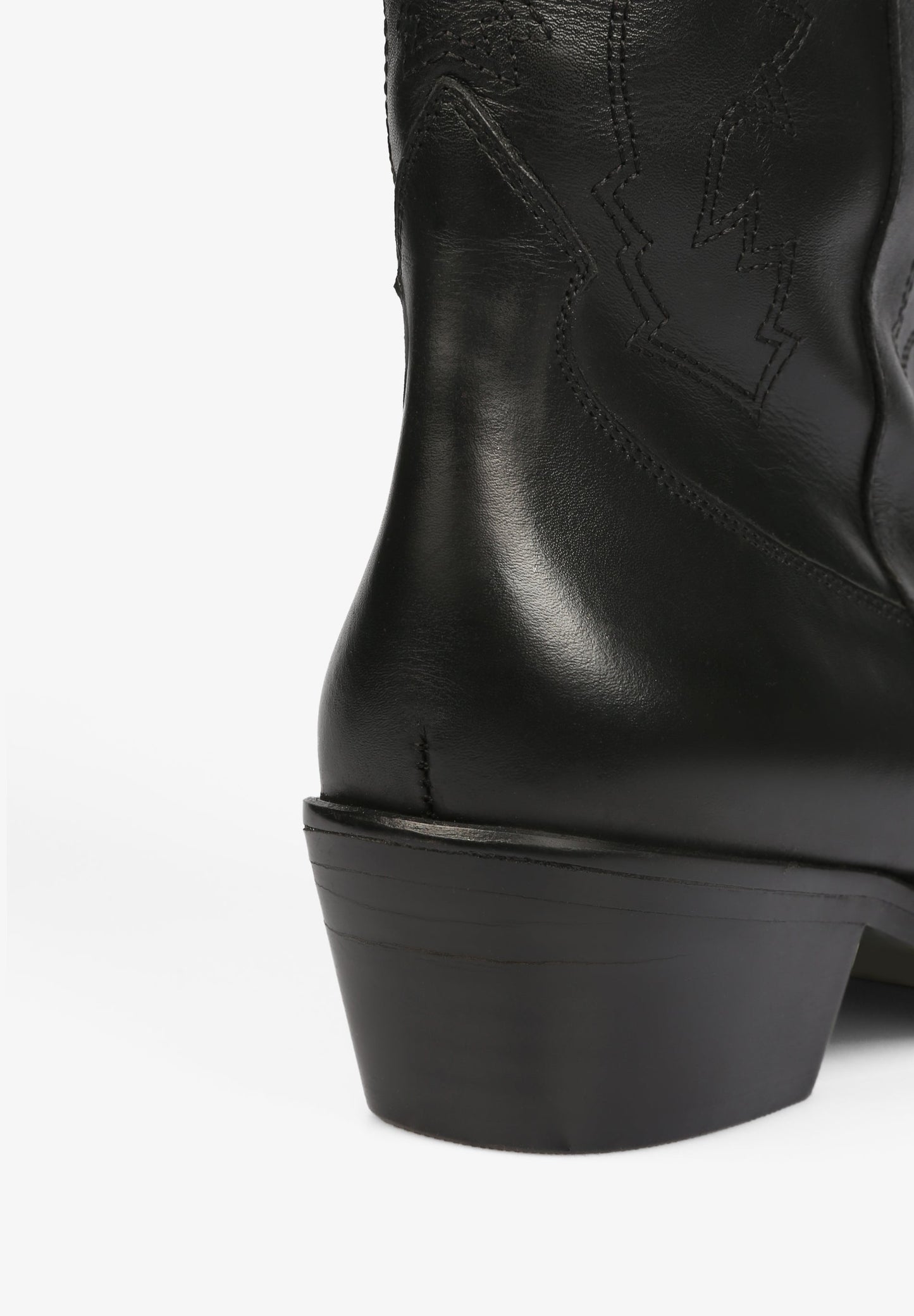 BOTAS COWBOY EM PELE