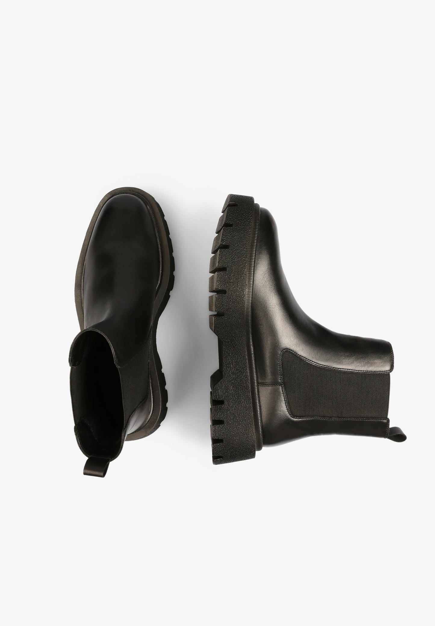 BOTAS CURTAS COM SOLA COM RASTO