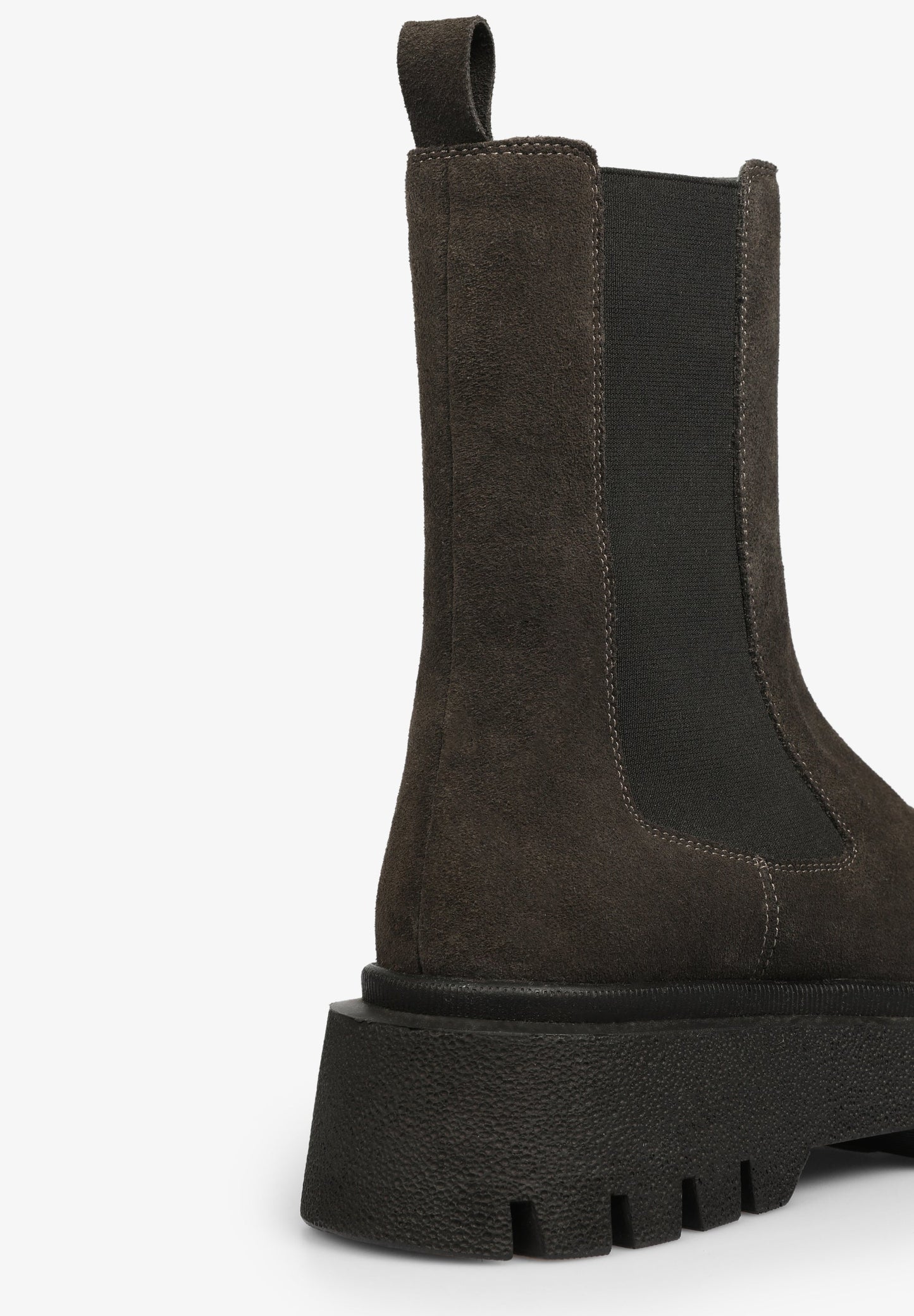 BOTAS EM PELE COM SOLA DE RASTO