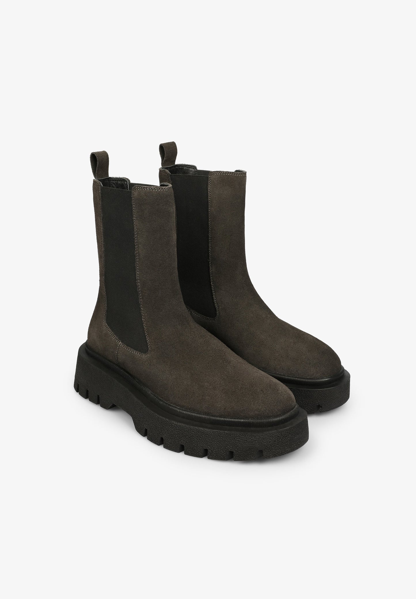 BOTAS EM PELE COM SOLA DE RASTO