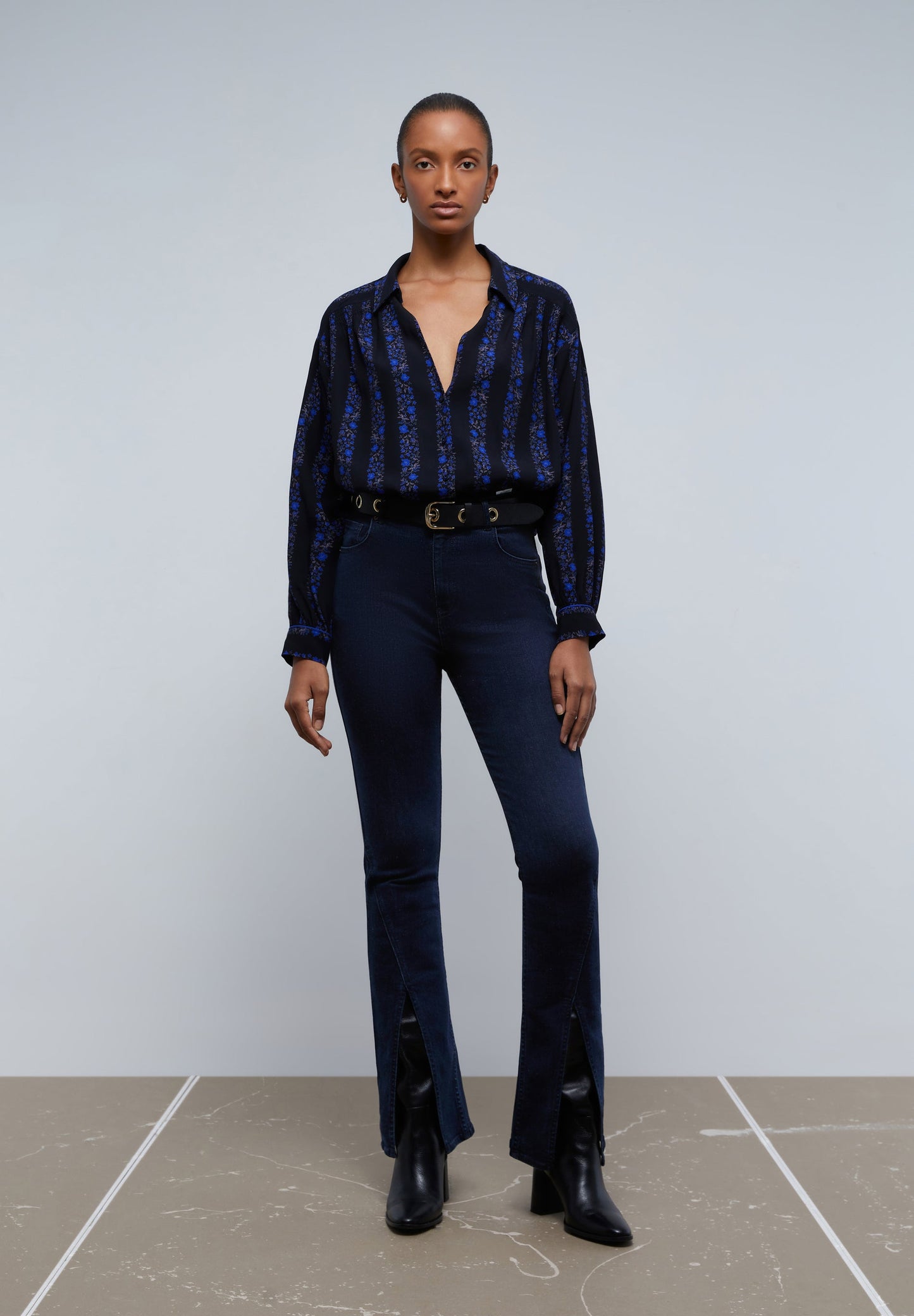 JEANS BOOTCUT COM ABERTURAS