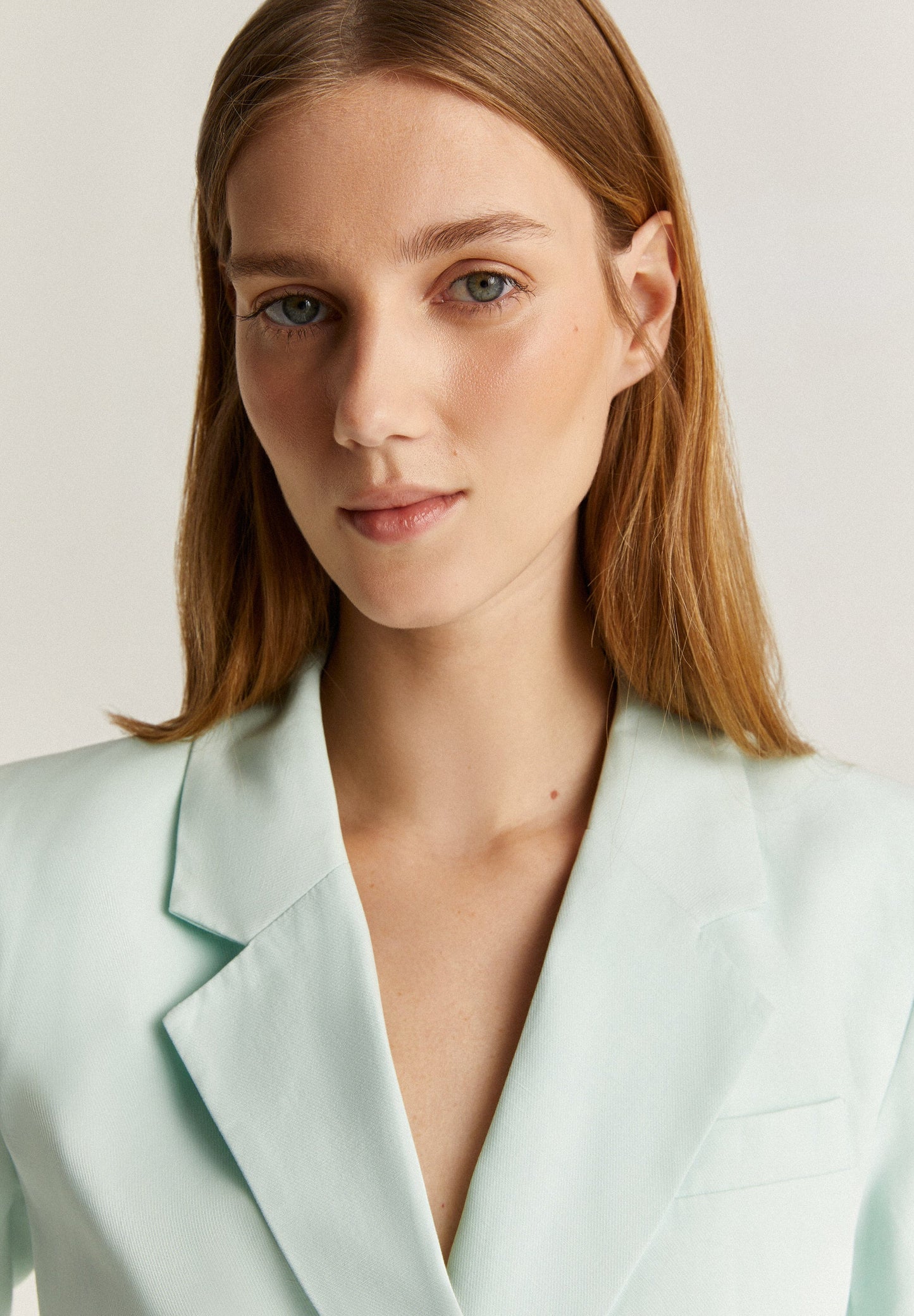 BLAZER CRUZADO COM PORMENOR DE FECHO