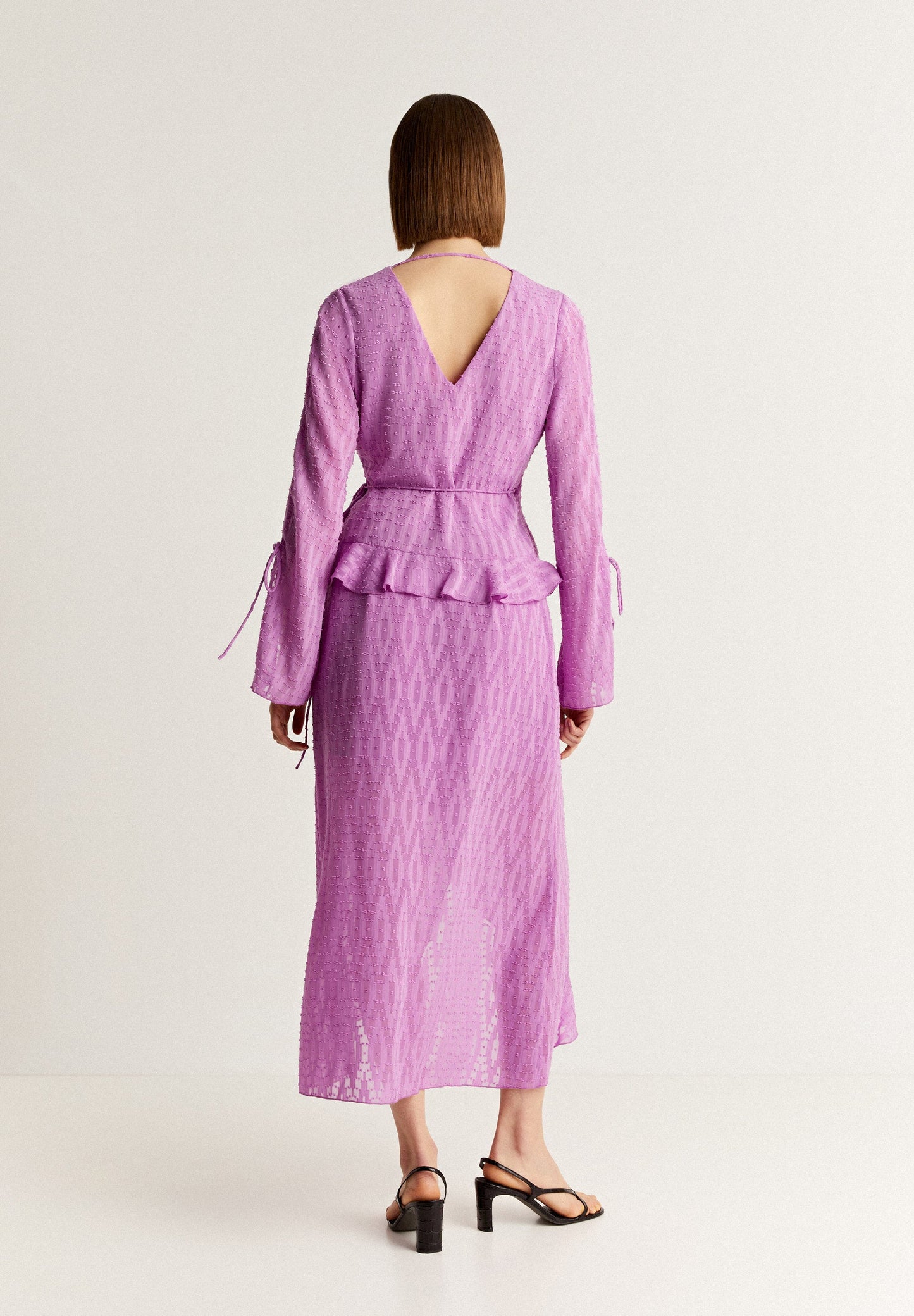 SAIA FOLHOS BORDADO DE BOLINHAS