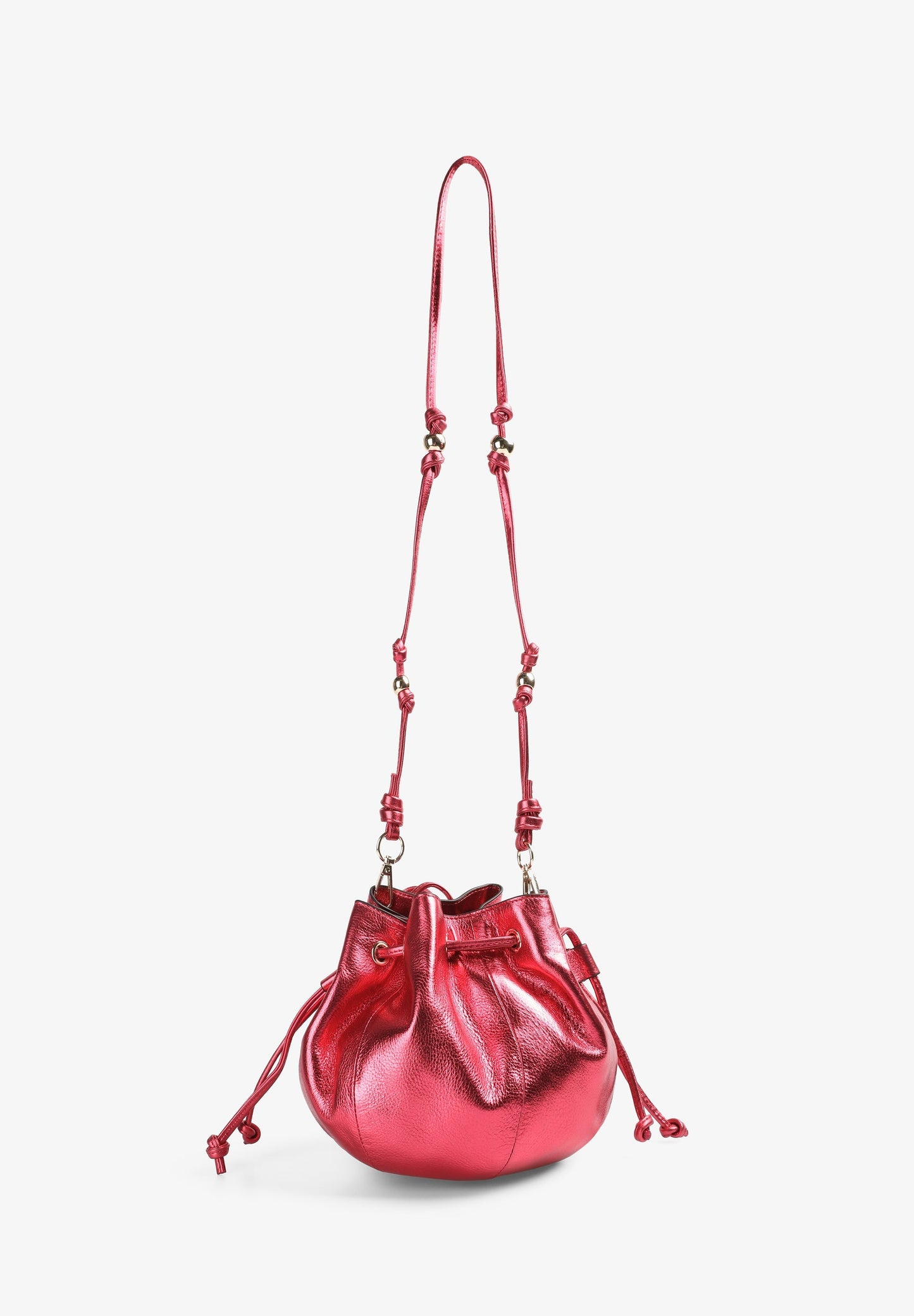 BOLSA BUCKET BAG EM PELE METALIZADA