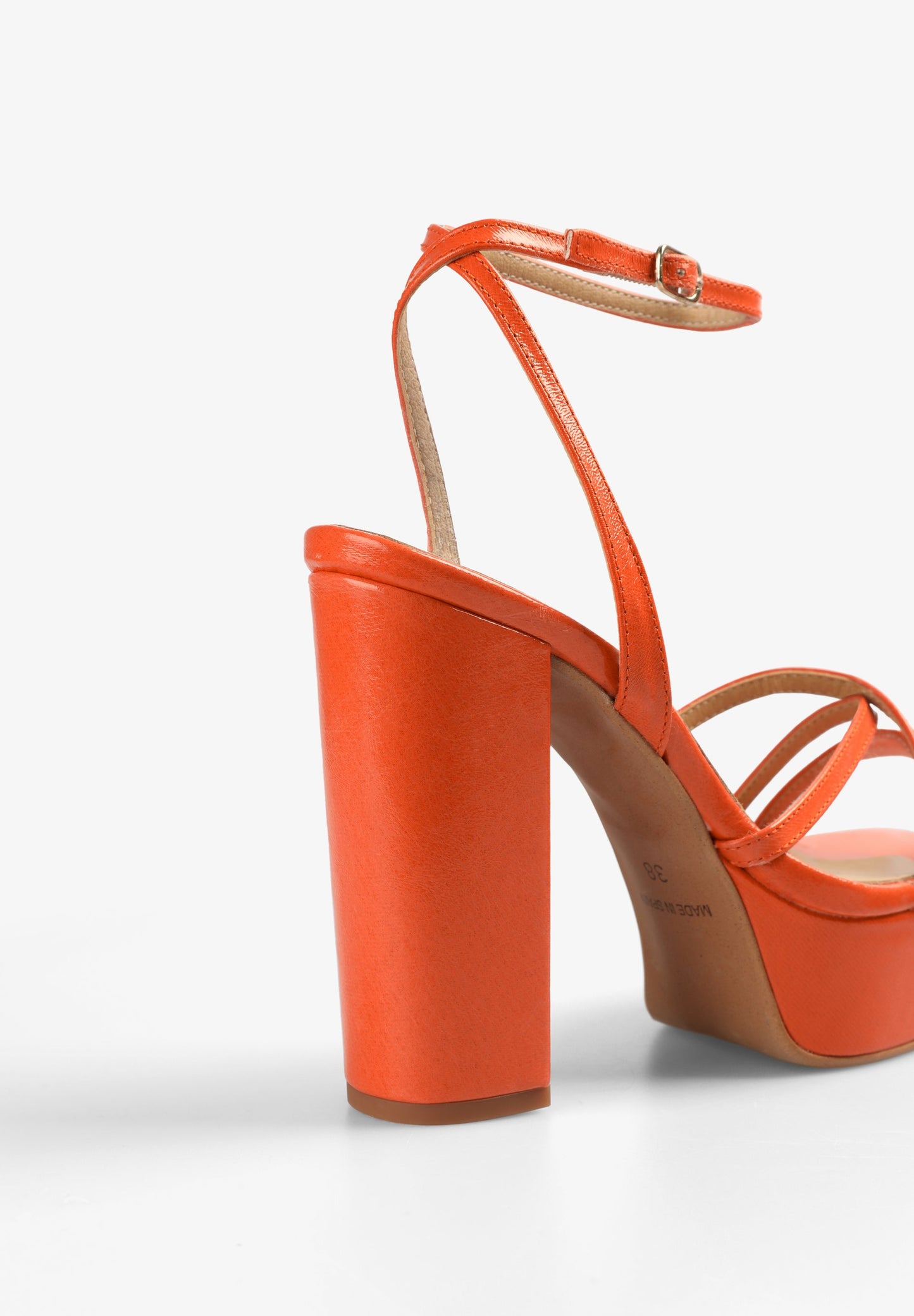 SANDÁLIAS DE TACÃO PLATAFORMA