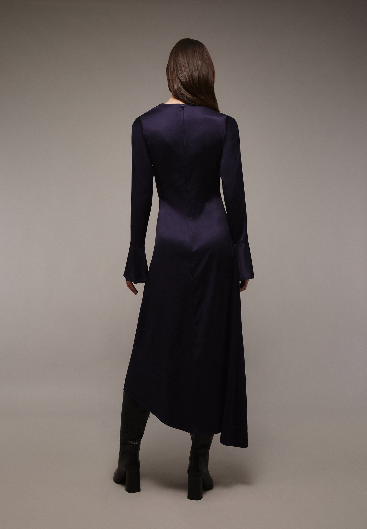 VESTIDO MIDI ACETINADO COM ABERTURAS