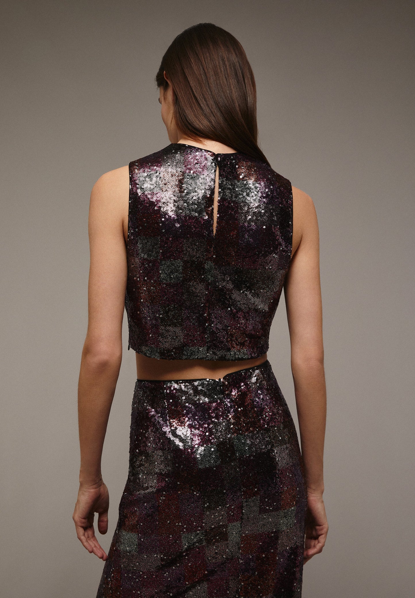 TOP MINI COM LANTEJOULAS E XADREZ