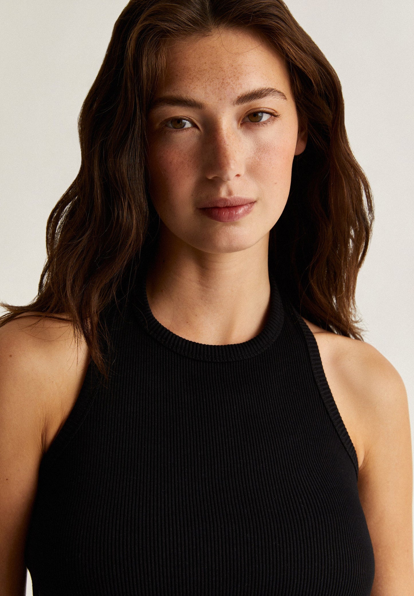 TOP CROPPED CANELADO HALTER