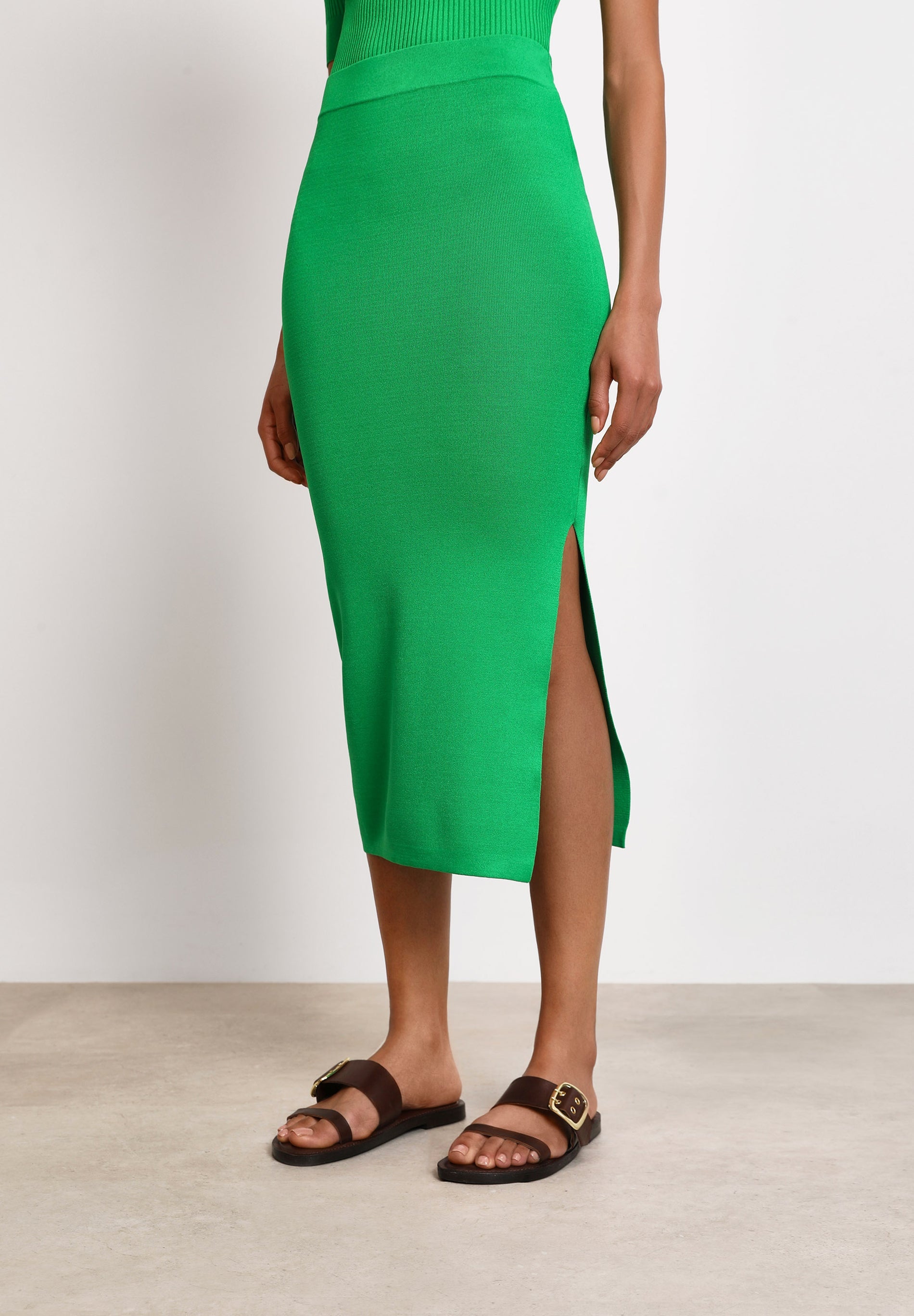 ESSENTIEL | SAIA DOVA