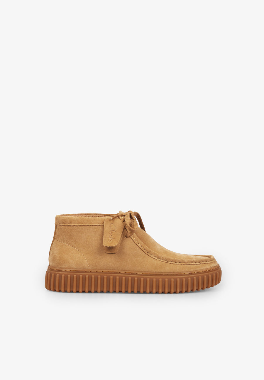 CLARKS  BOTAS WALLABEE HOMBRE– Scalpers