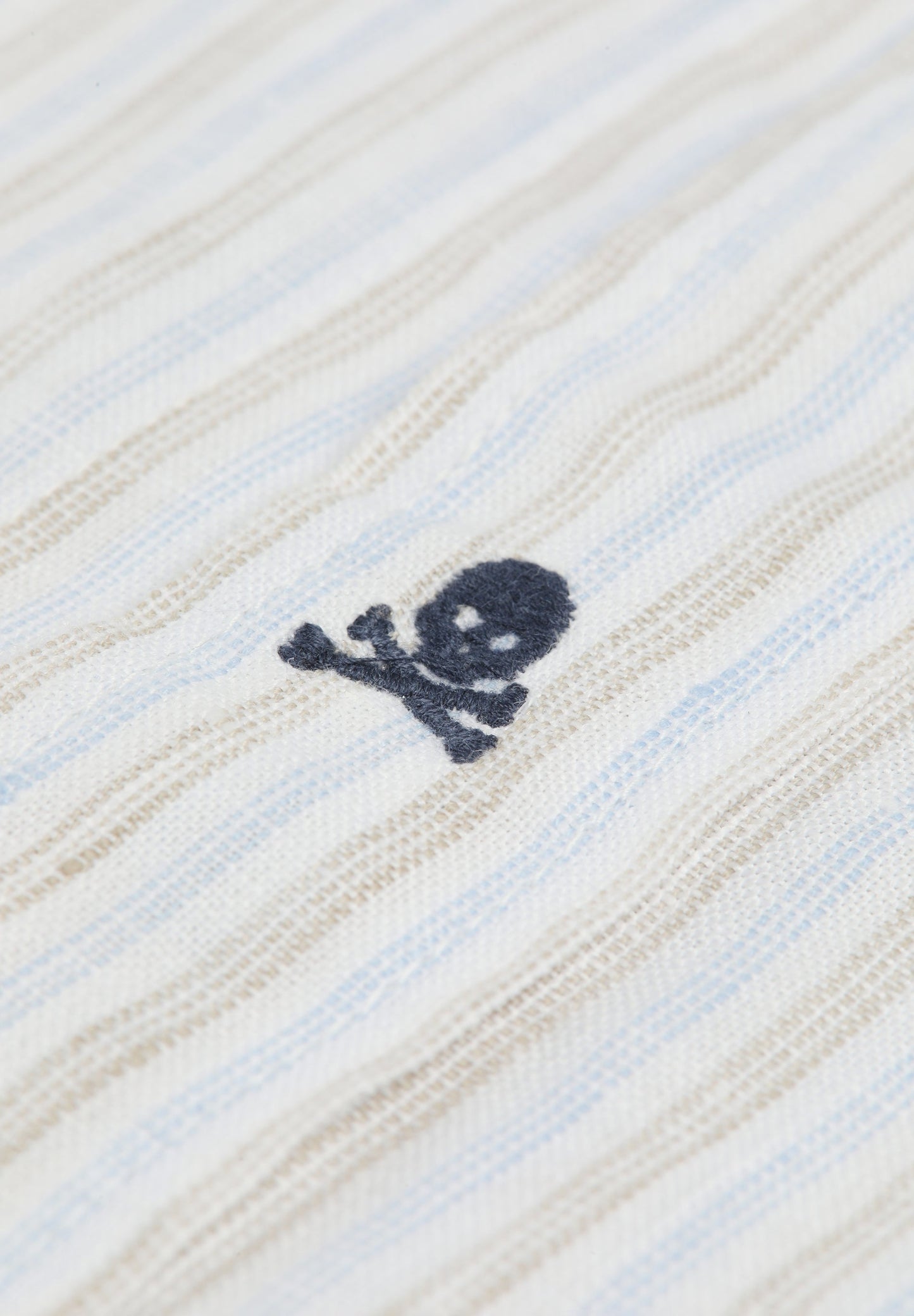 CAMISA PREMIUM DE LINHO ÀS RISCAS SLIM