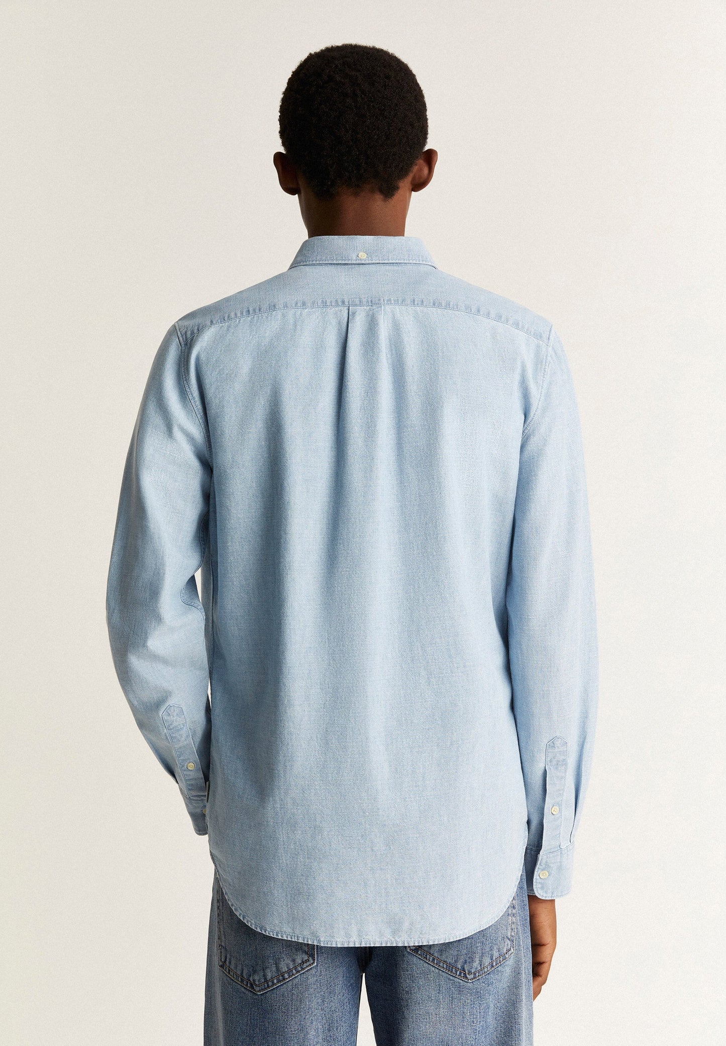 CAMISA DENIM COM BOLSO