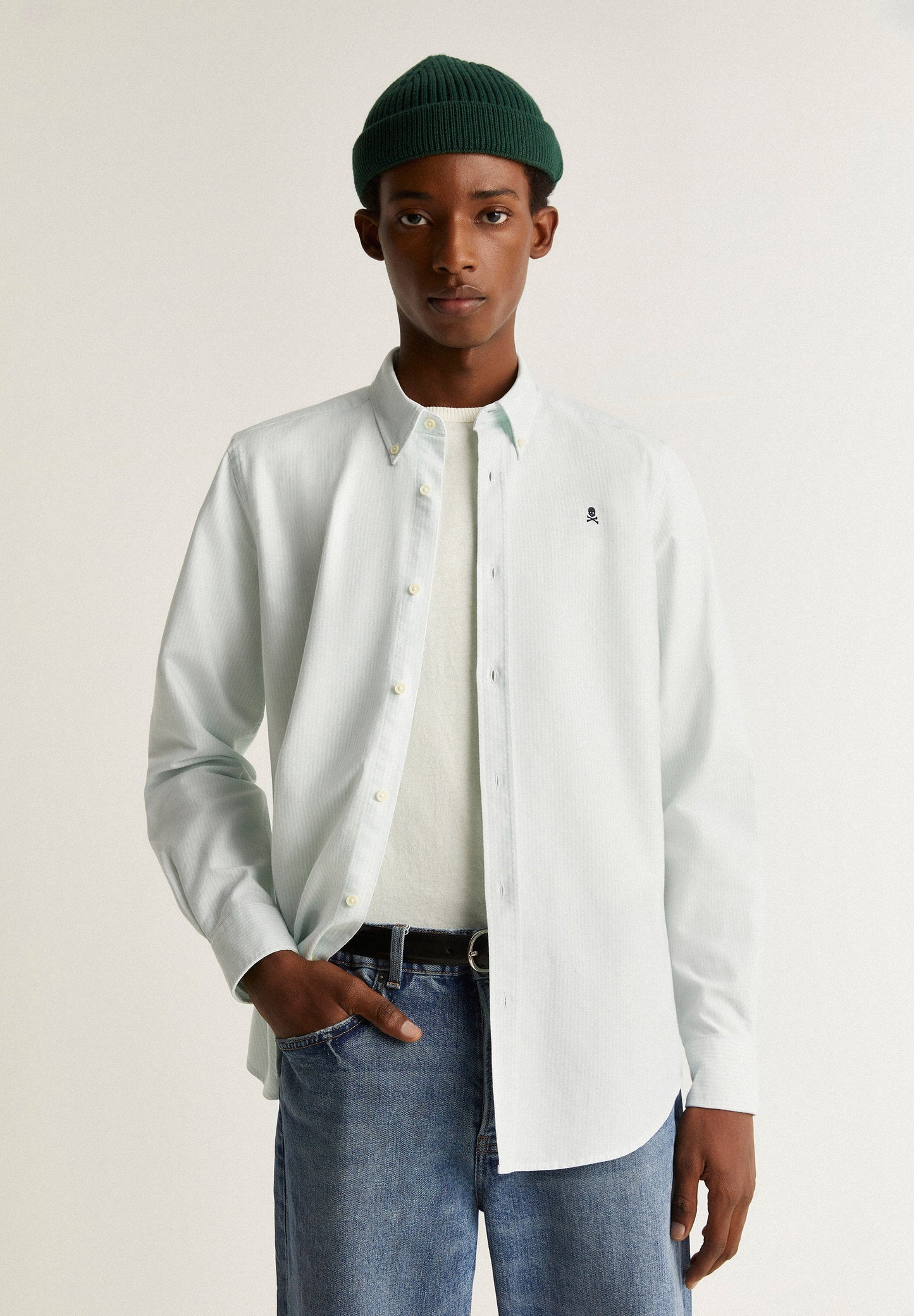 CAMISA COM LOGO DECOTE DE BOTÕES