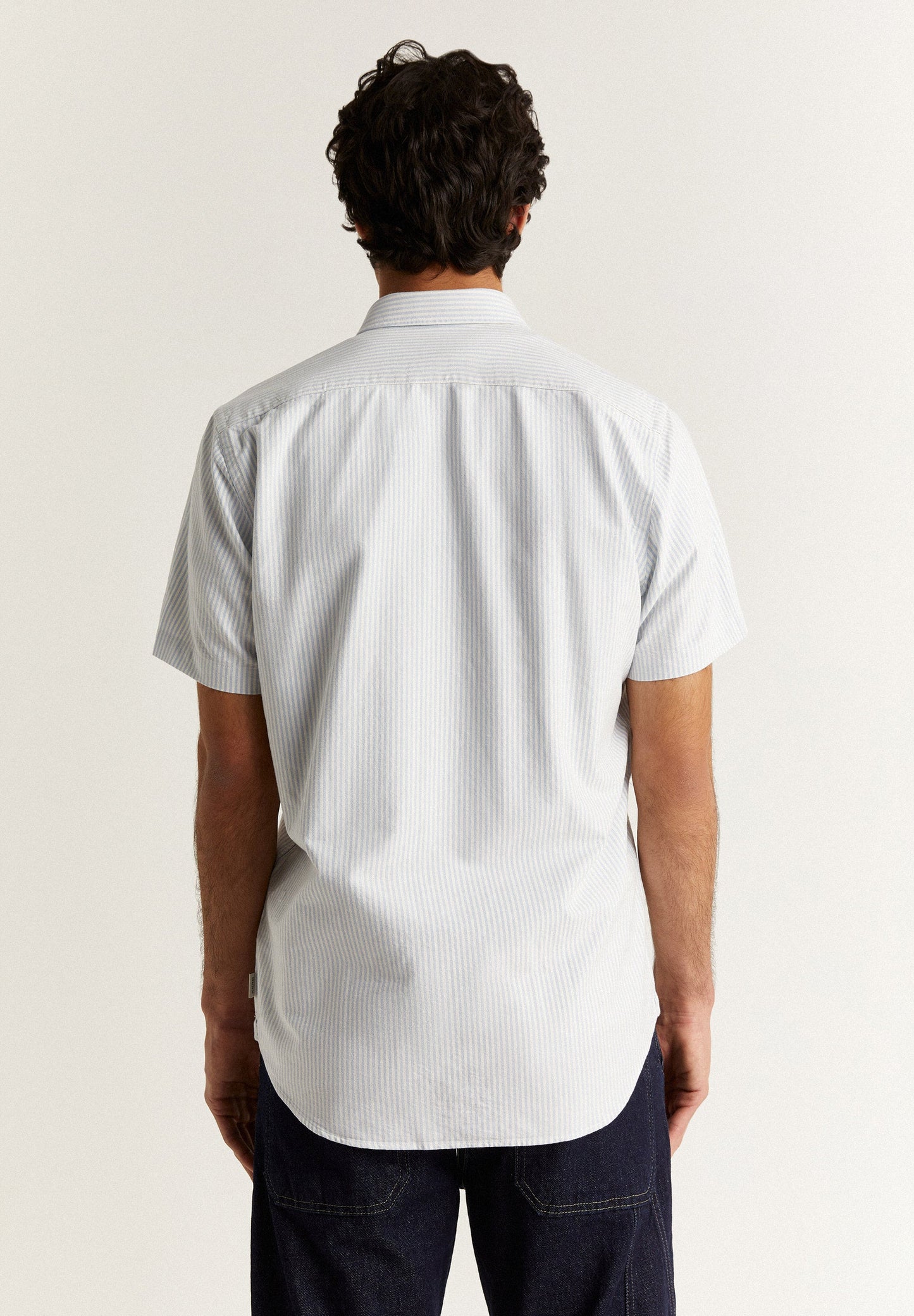 CAMISA DE MANGA CURTA ÀS RISCAS OXFORD