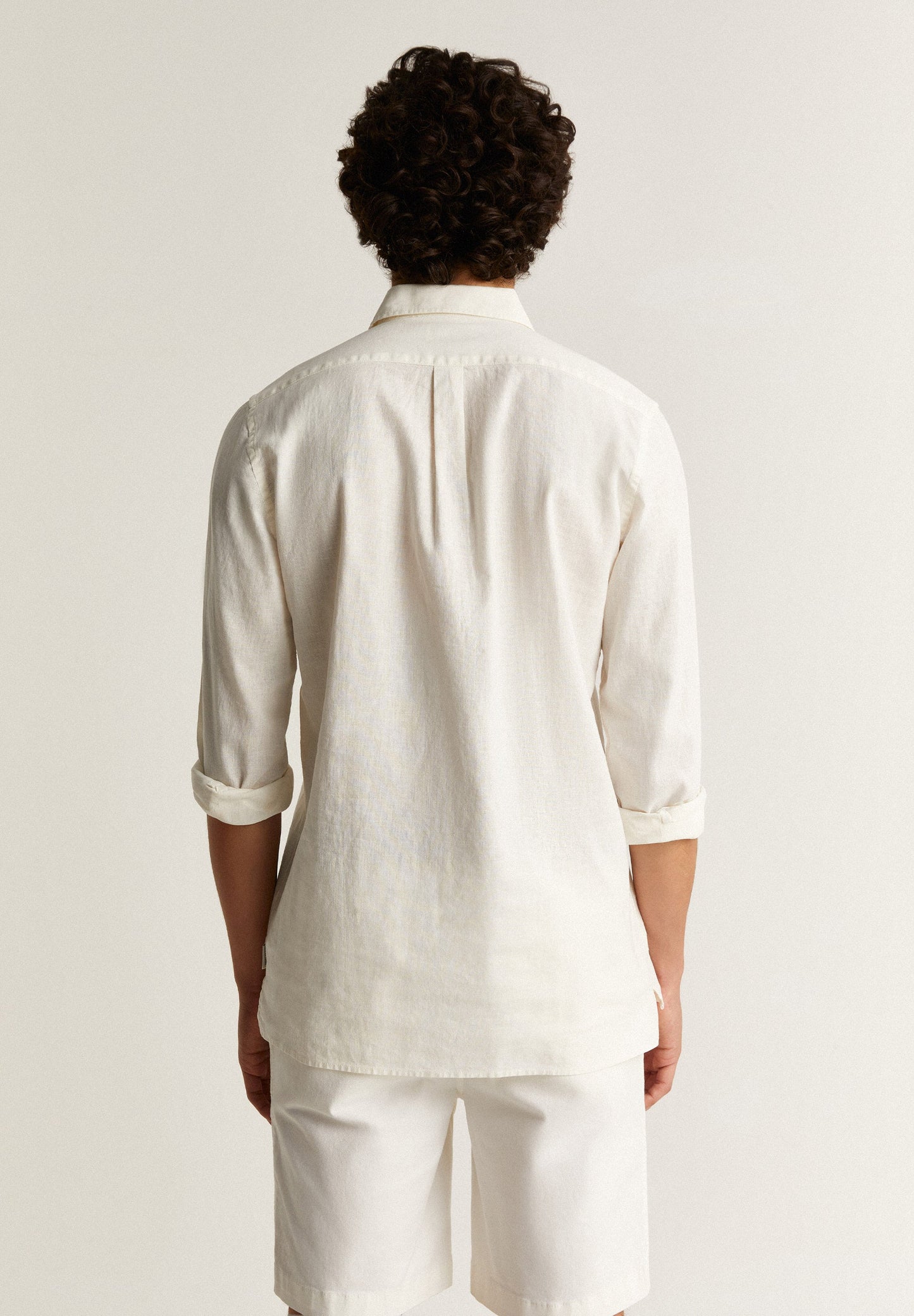 CAMISA TIPO POLO COM SKULL BORDADA