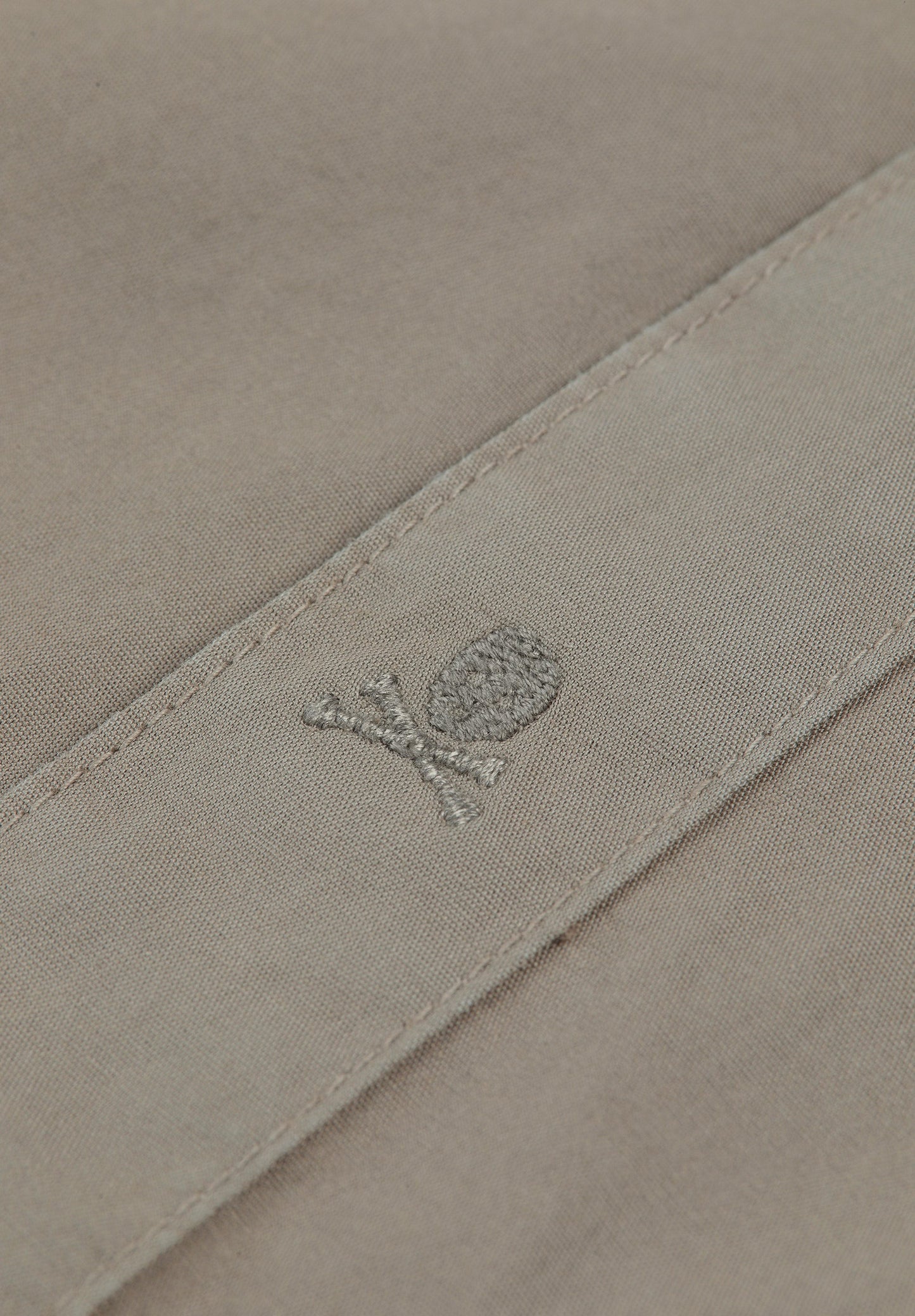 CAMISA COM SKULL PLACKET