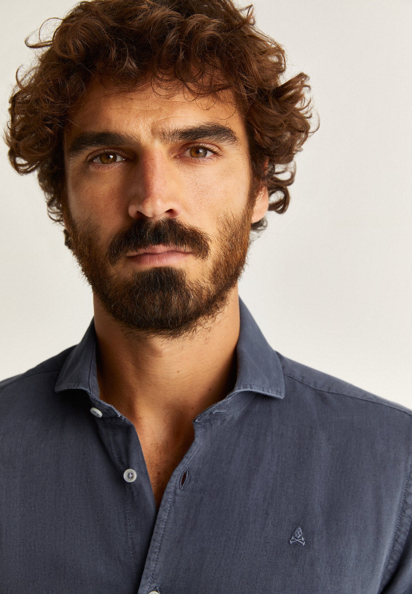 CAMISA DE LINHO COM LOGO