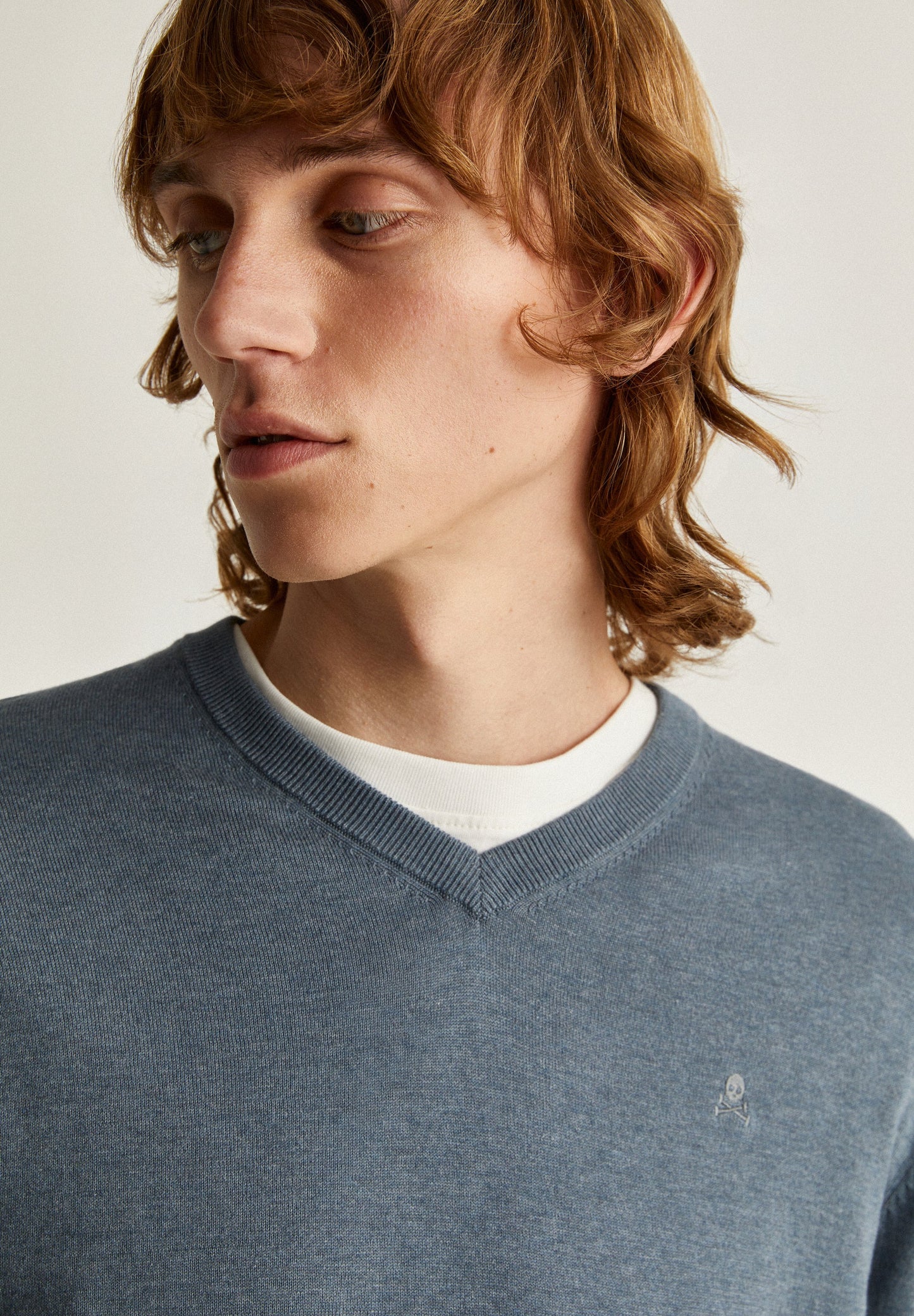 CAMISOLA SKULL COM DECOTE EM V