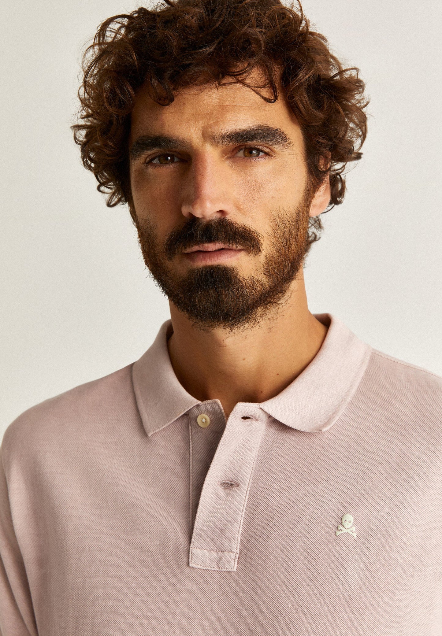 CAMISA POLO COM LOGO A CONTRASTAR