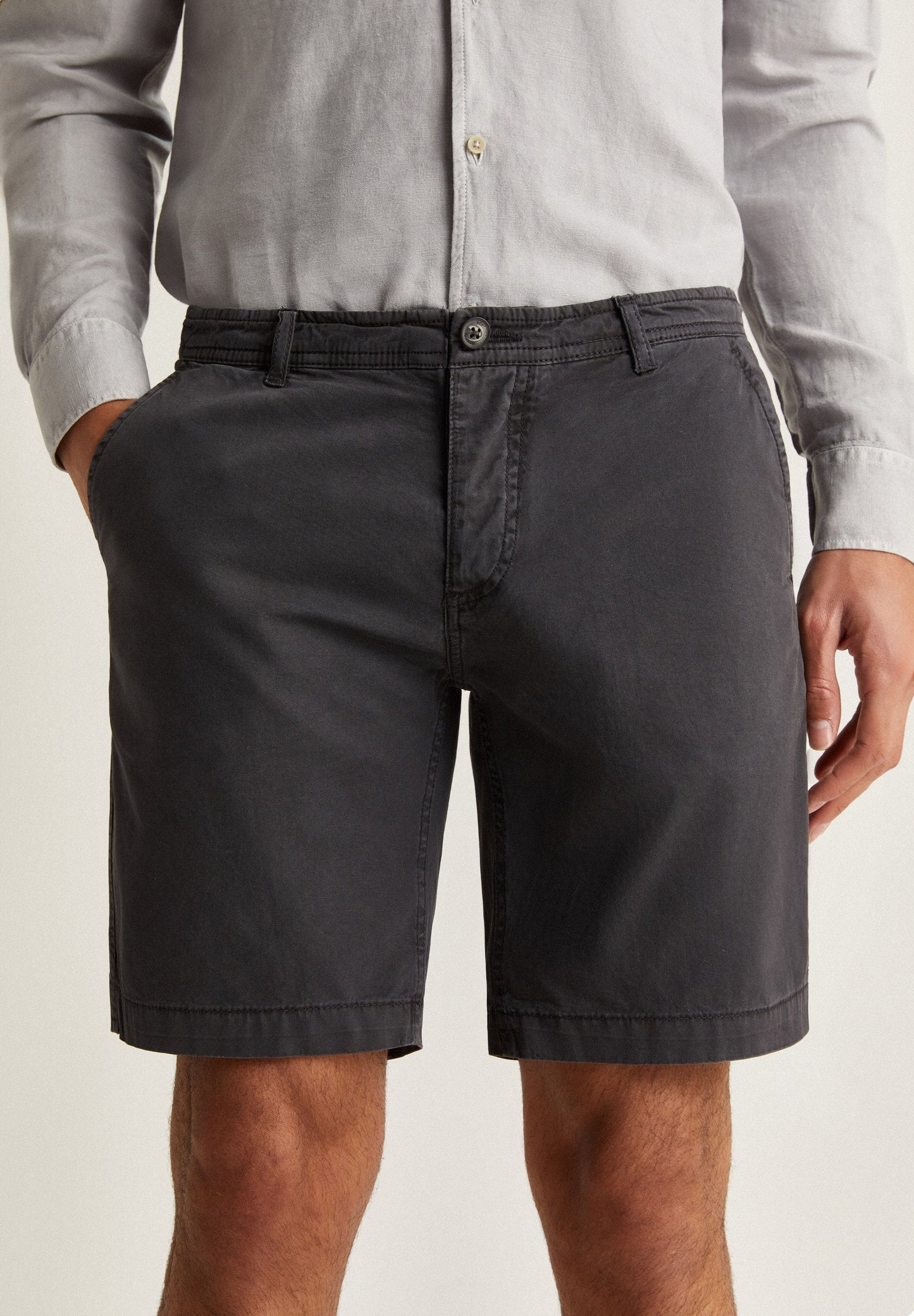 OUTFITTER SHORTS