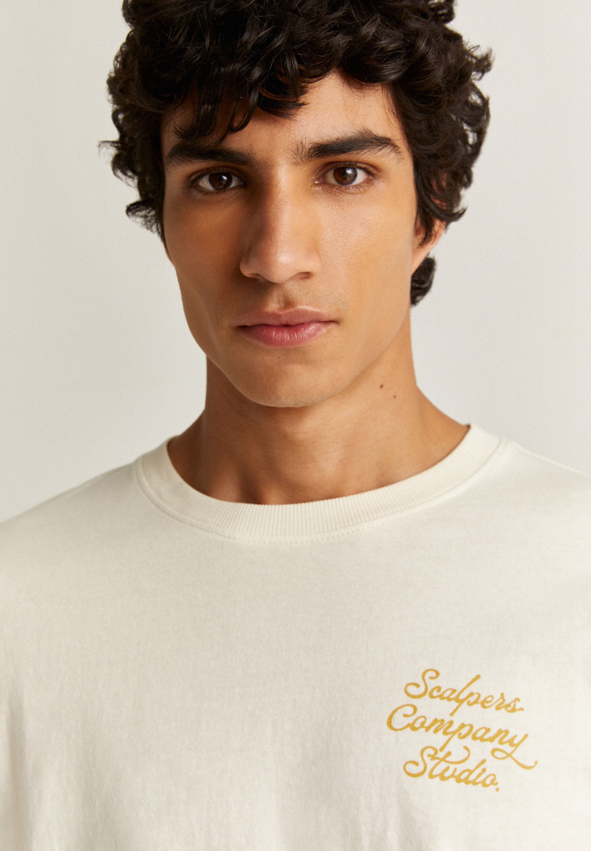 T-SHIRT DESBOTADA PADRÃO