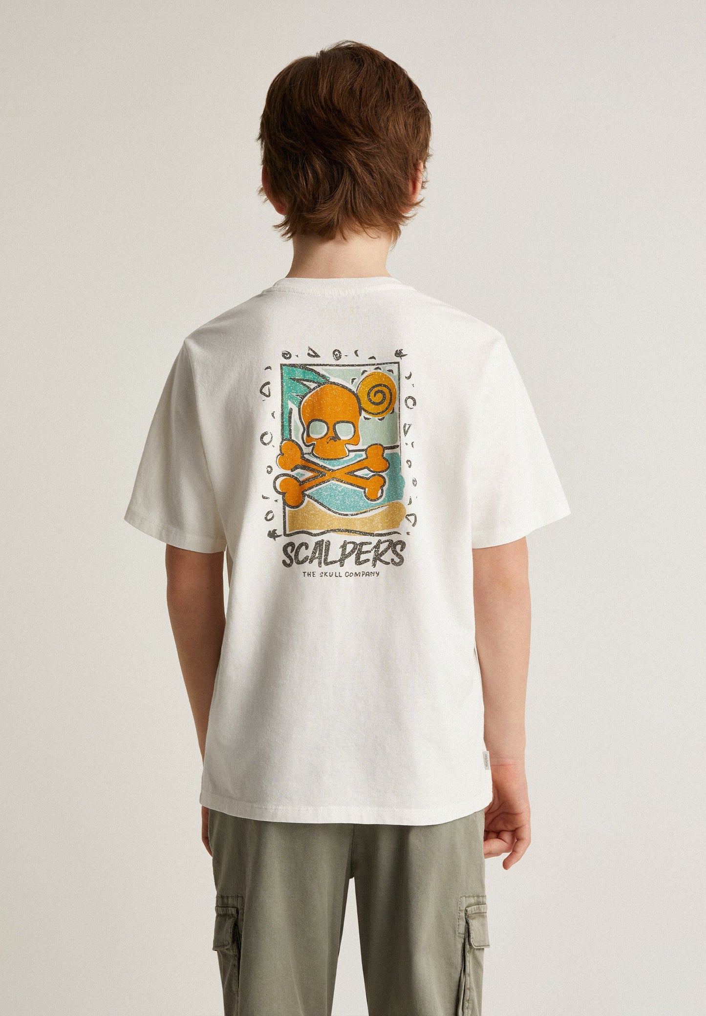 T-SHIRT COM PADRÃO EFEITO DESGASTADO
