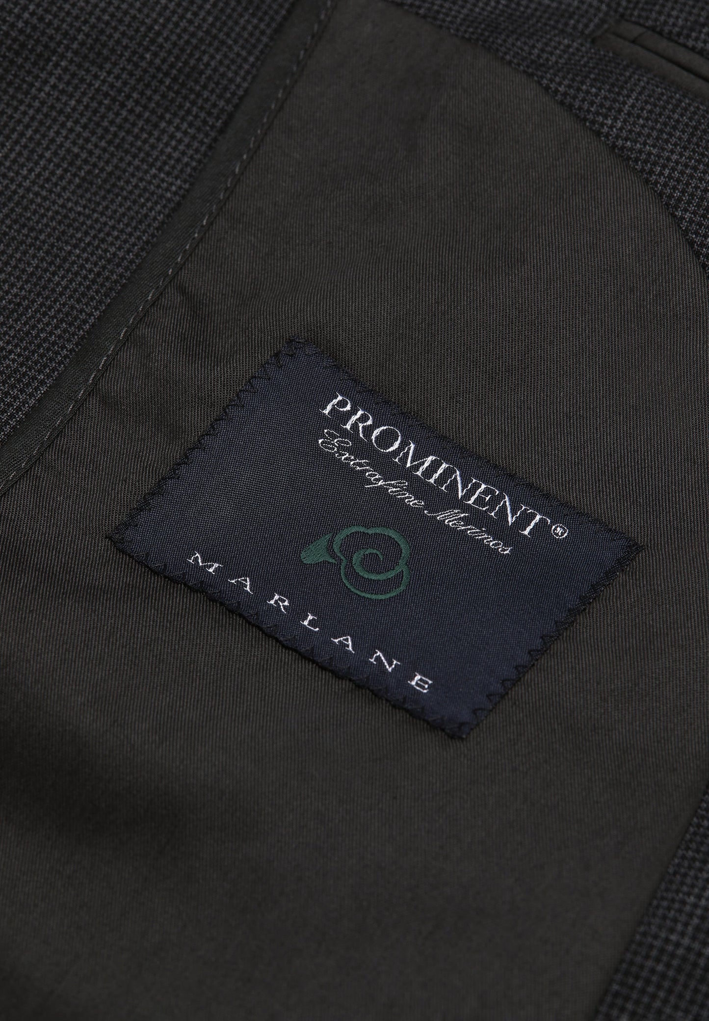 FATO DE LÃ CINZENTO CLÁSSICO