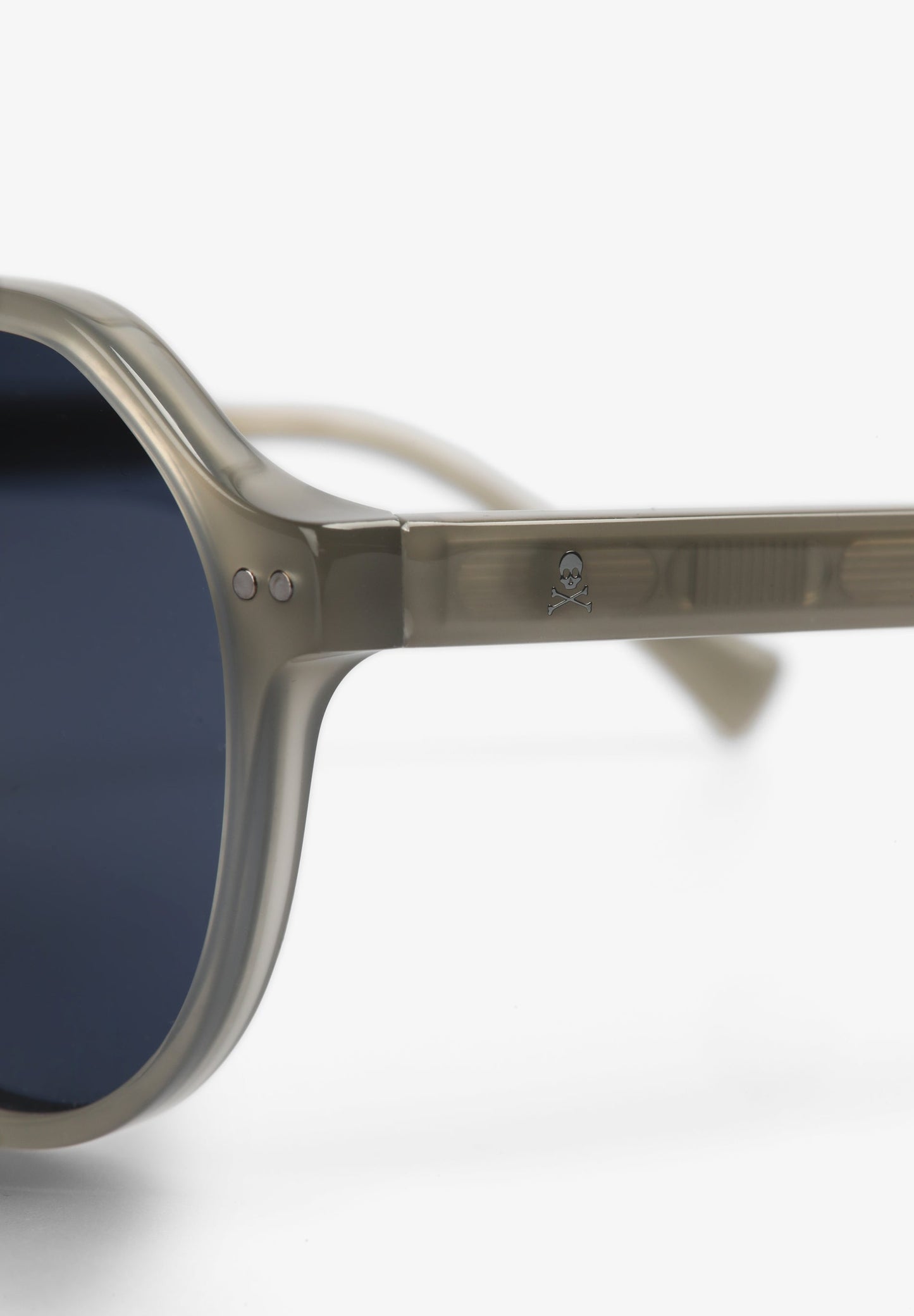 ÓCULOS DE SOL OVALADOS FINOS