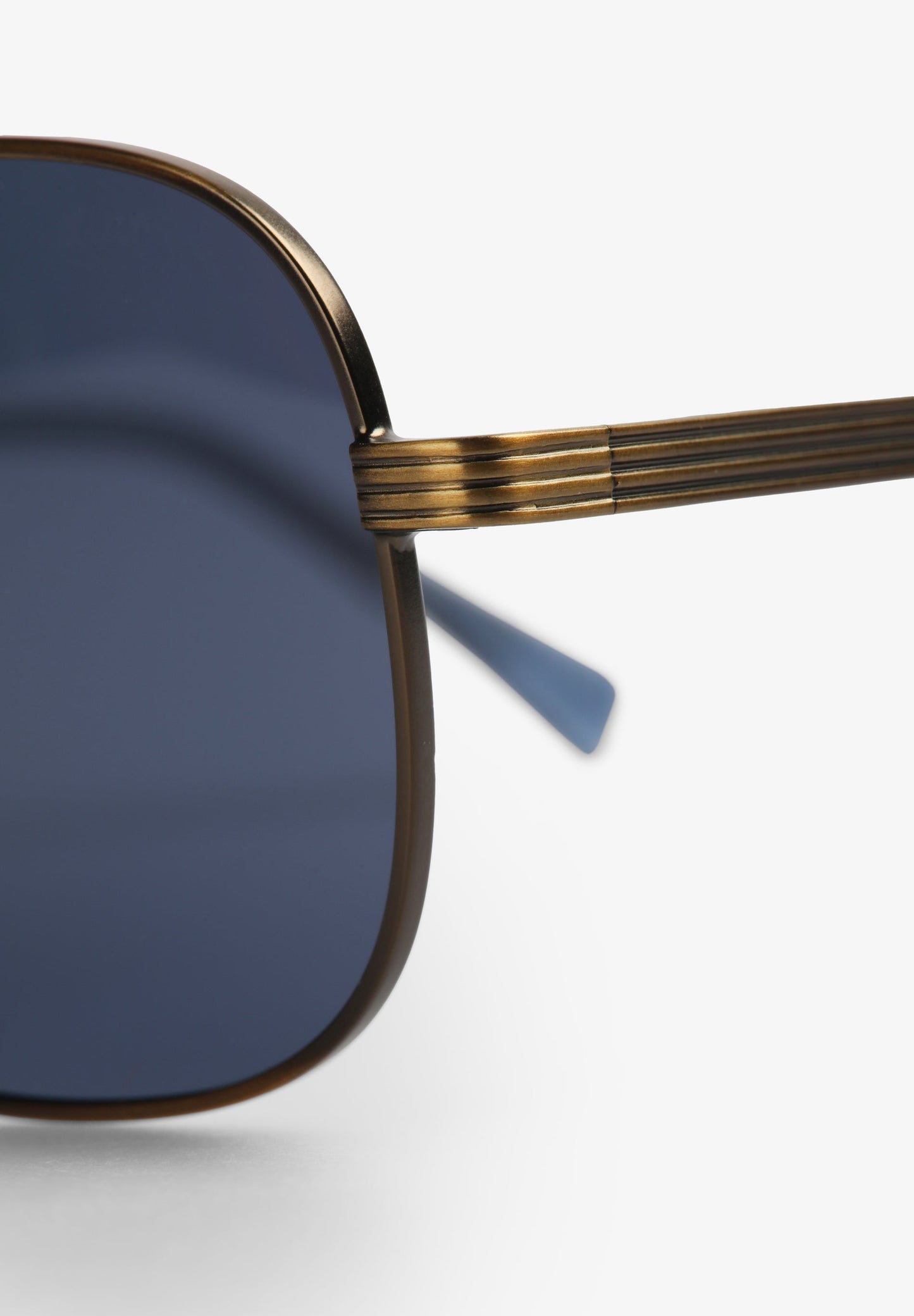 ÓCULOS DE SOL METÁLICOS