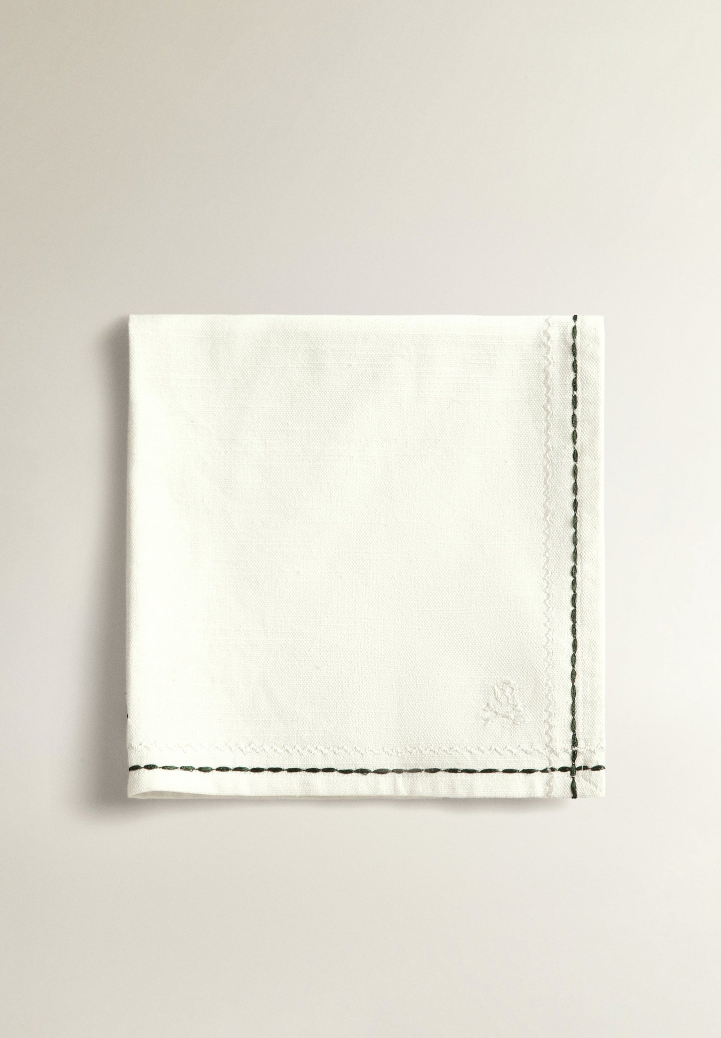 PACK DE GUARDANAPOS COM ALGODÃO BORDADOS