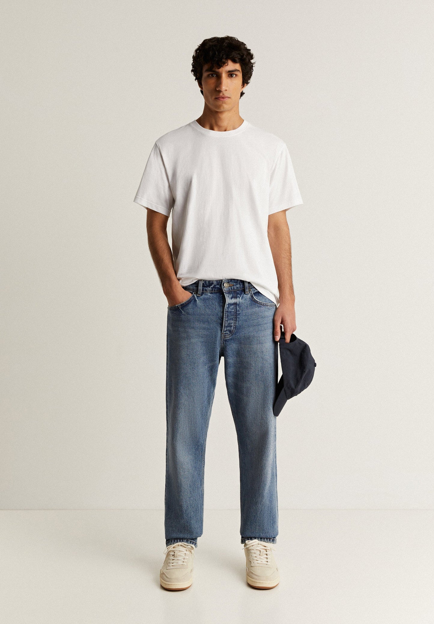 T-SHIRT DE DECOTE PRONUNCIADO