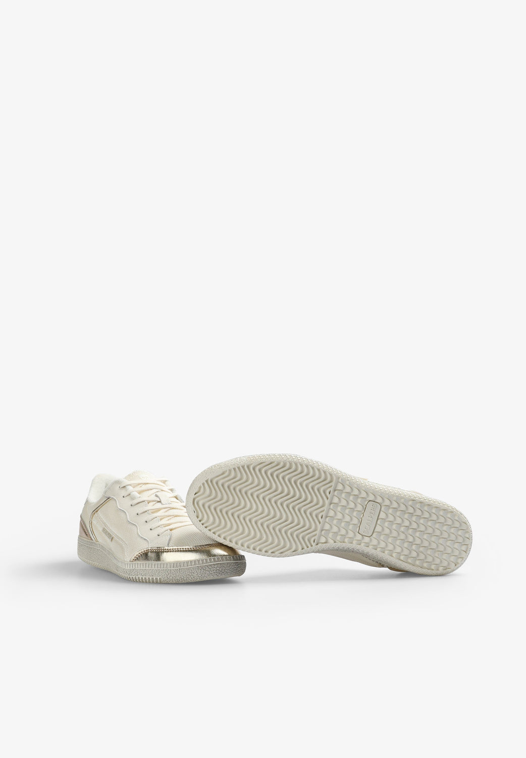 SNEAKERS ETIQUETA LOGO DETALLES METALIZADOS - Scalpers