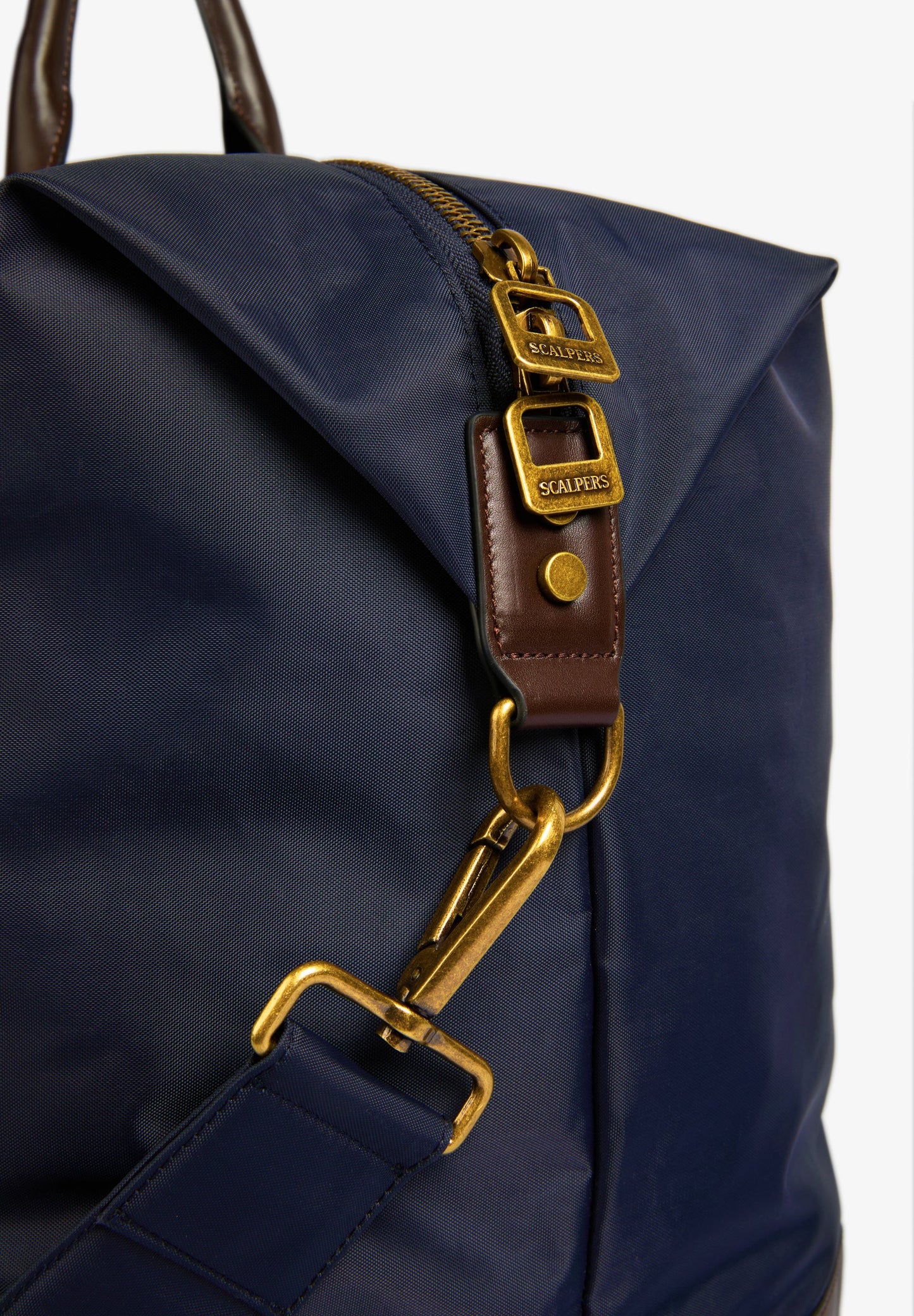 BOLSA DE VIAGEM COM PORMENOR EM PELE