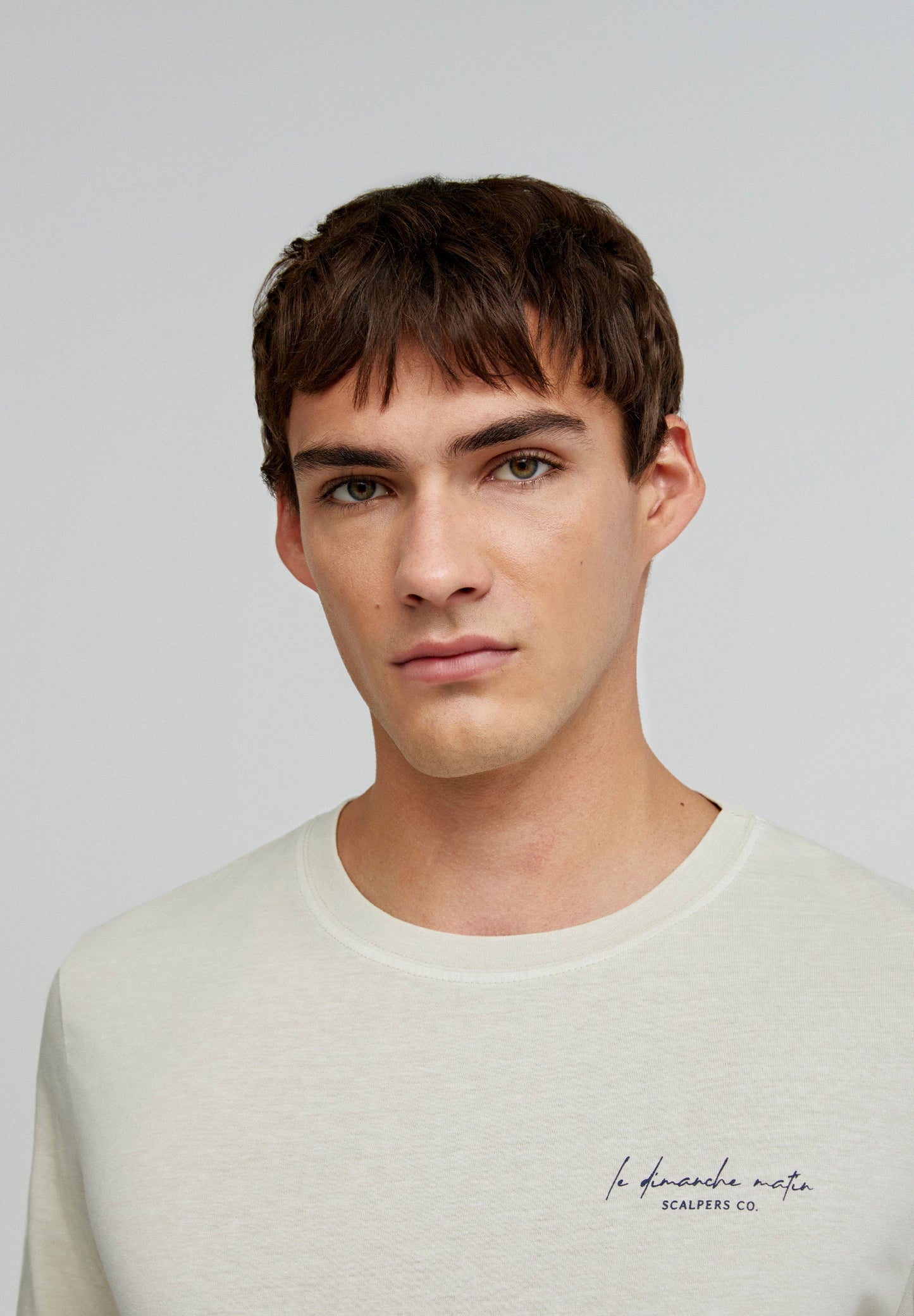 T-SHIRT COM ILUSTRAÇÃO