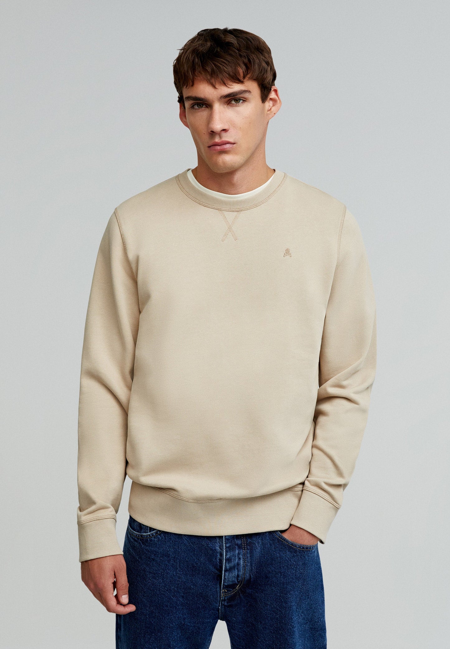 SWEATSHIRT COM SKULL BORDADA