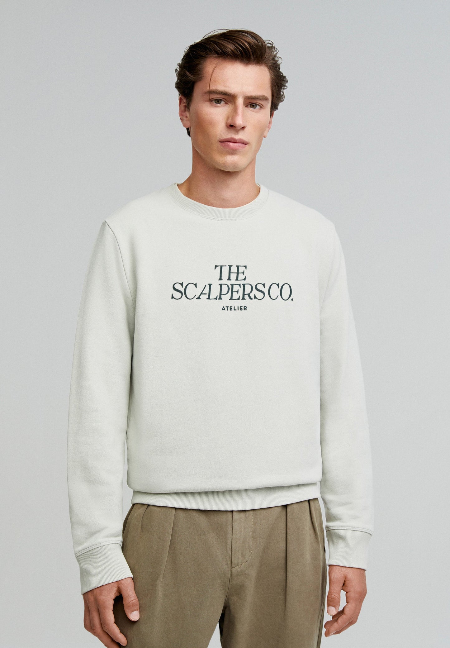 SWEATSHIRT COM LOGÓTIPO EM CONTRASTE