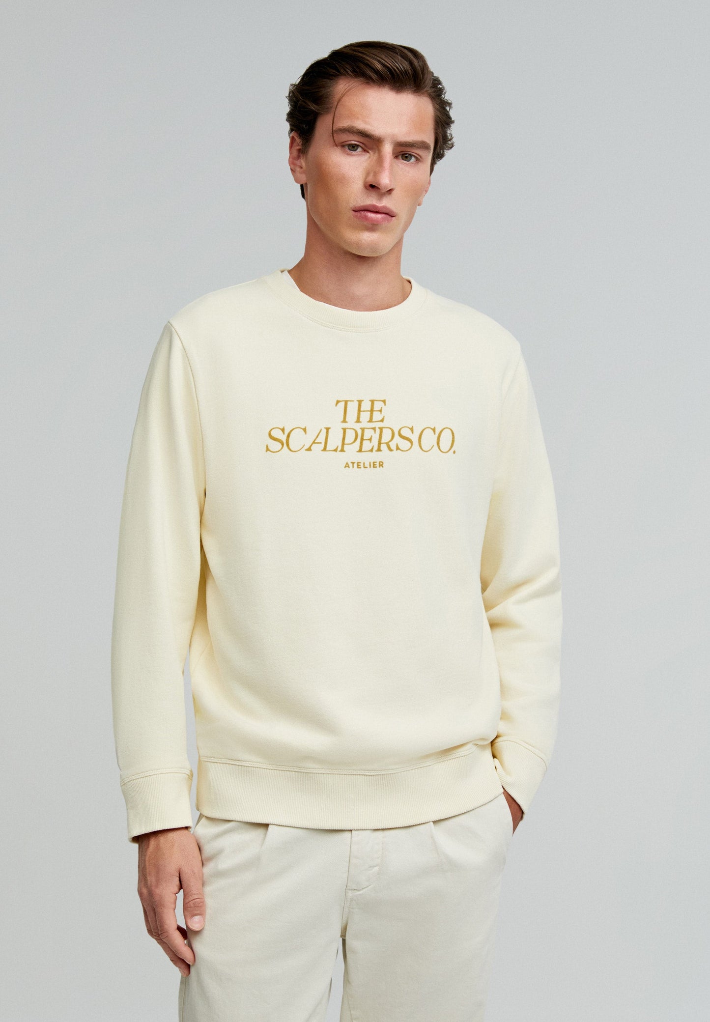 SWEATSHIRT COM LOGÓTIPO EM CONTRASTE