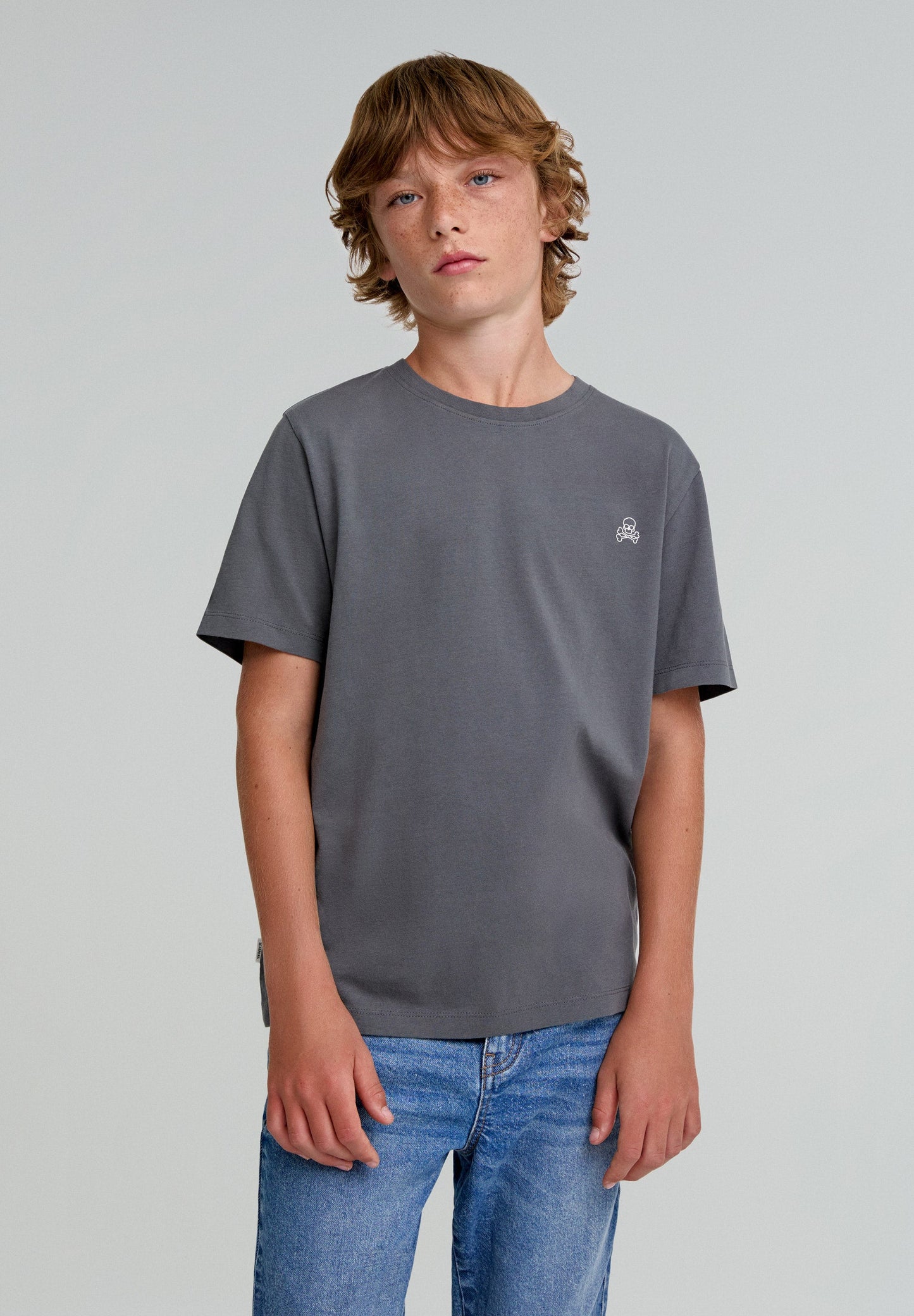 T-SHIRT ESTAMPADA ATRÁS