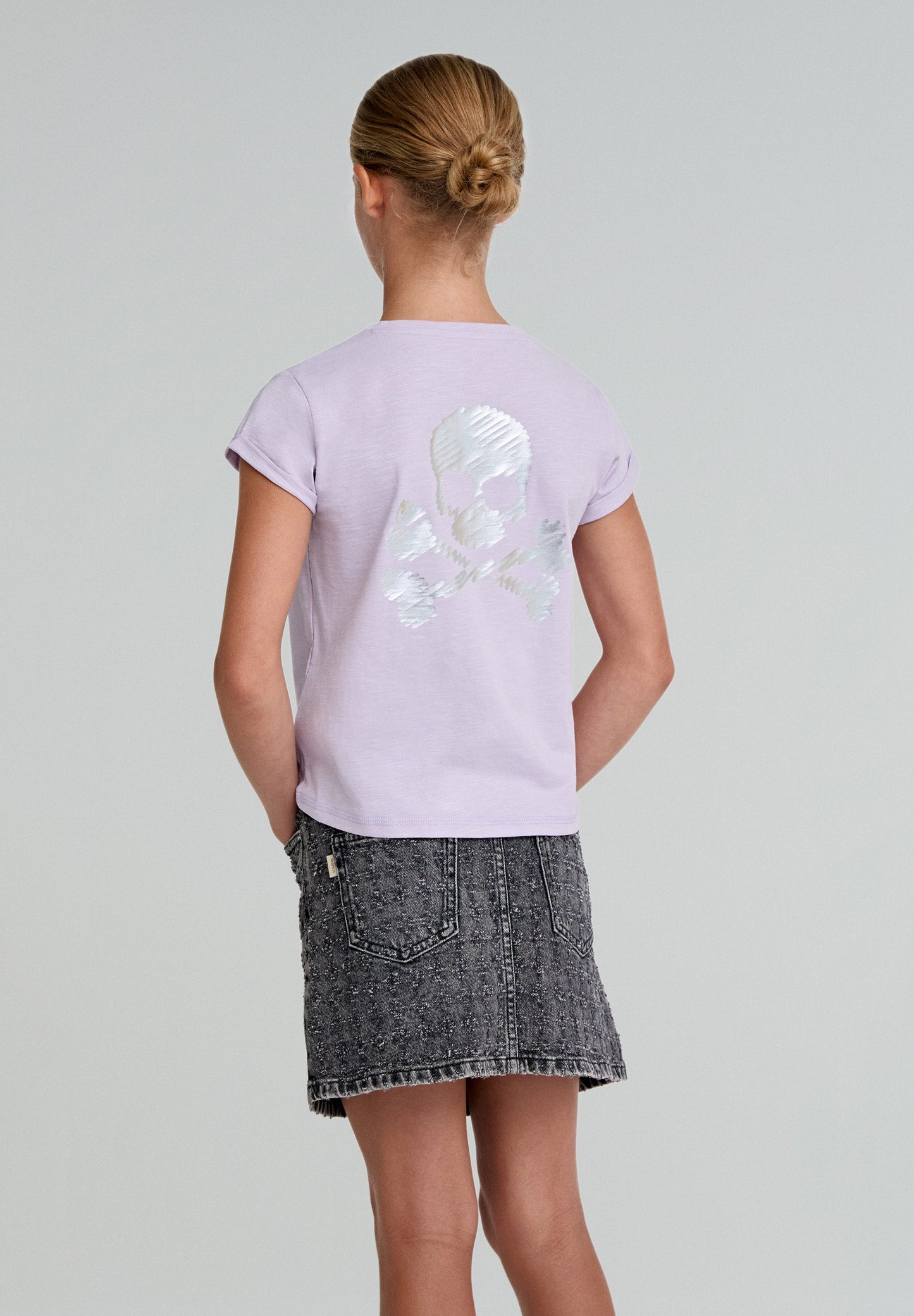T-SHIRT FLAMÉ COM SKULL ATRÁS