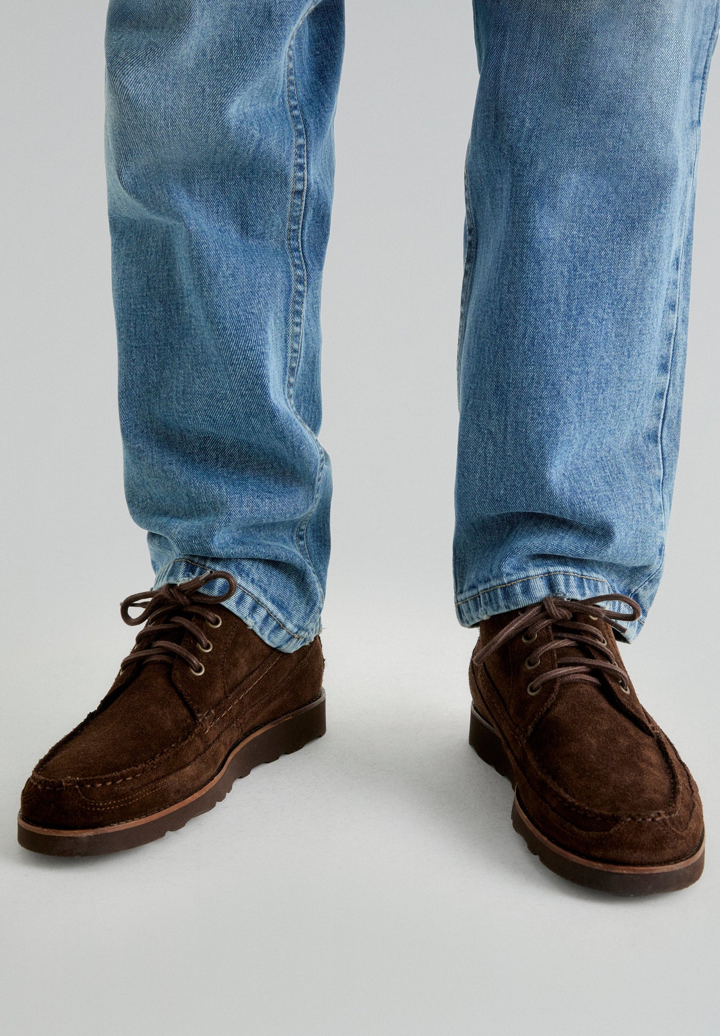 BOTAS DE CAMURÇA COM ATACADORES