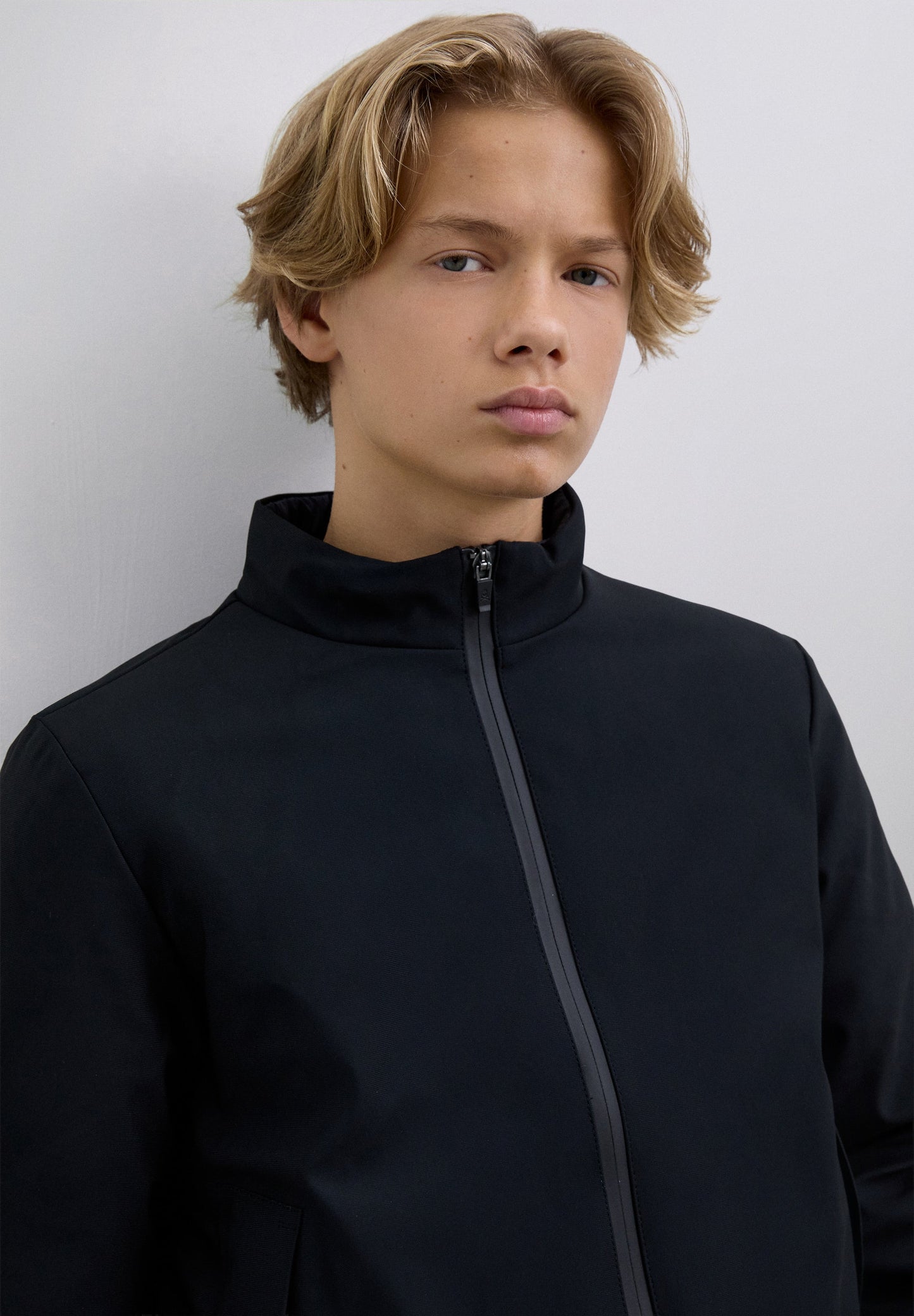 CARDIGAN COM CAPUZ EXTRAÍVEL COM LOGÓTIPO