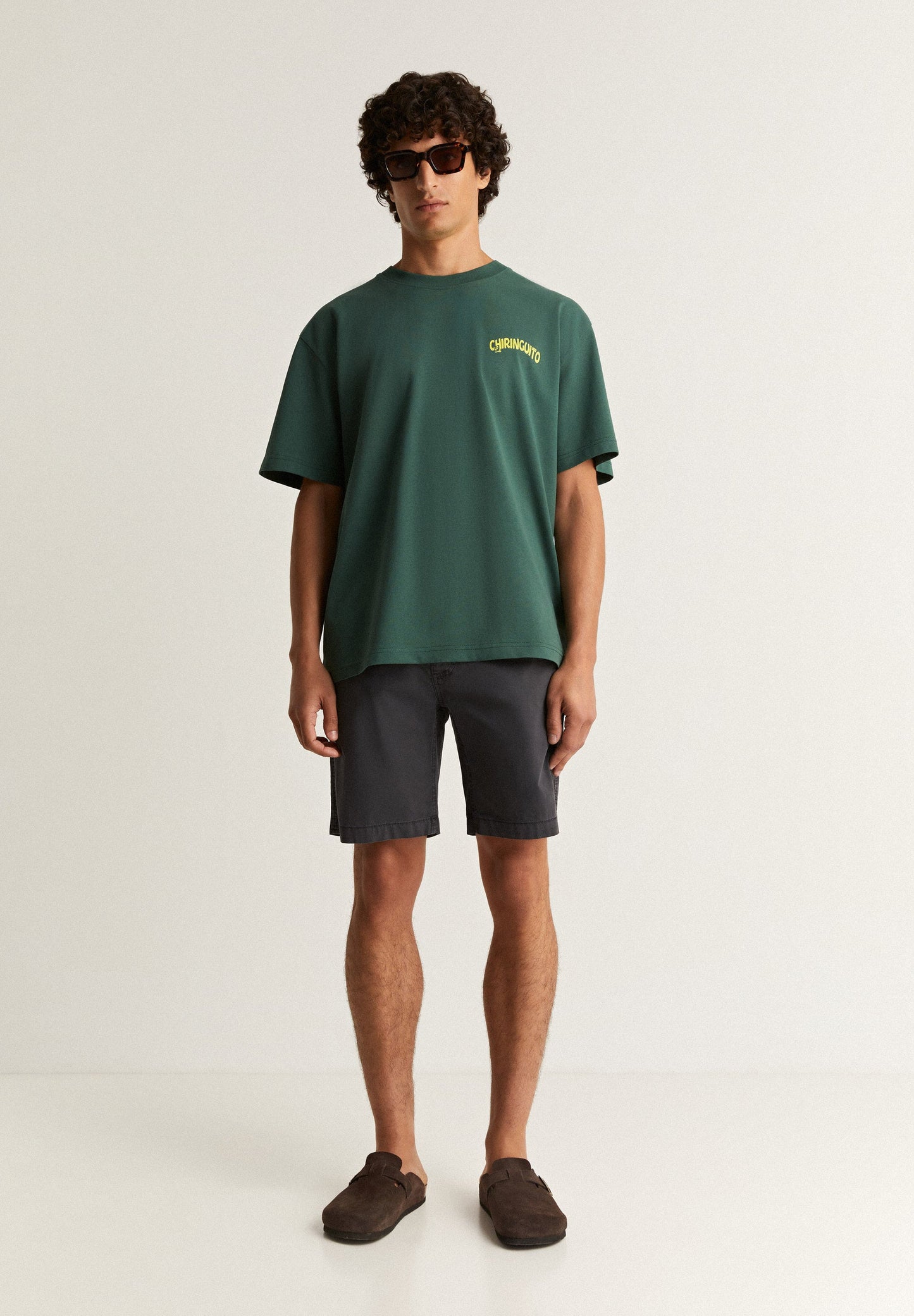 T-SHIRT COM ESTAMPADO FRONTAL LE CHIRINGUITO