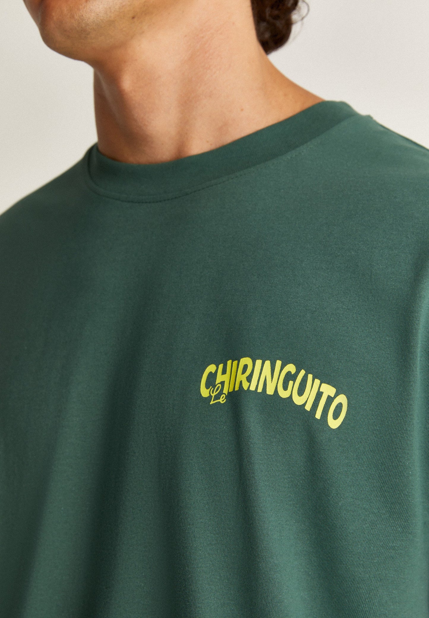 T-SHIRT COM ESTAMPADO FRONTAL LE CHIRINGUITO