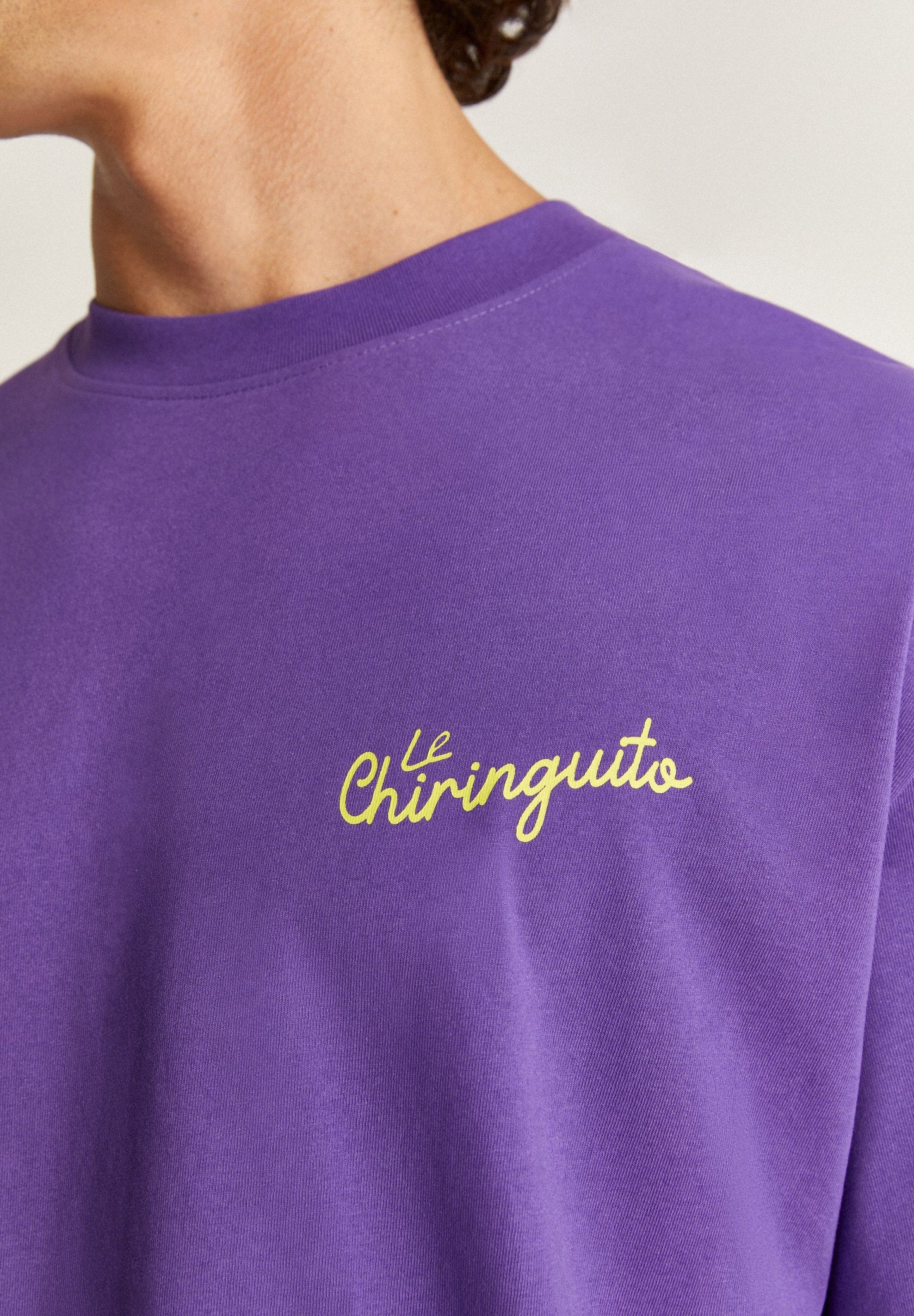 T-SHIRT COM ESTAMPADO EM CONTRASTE LE CHIRINGUITO