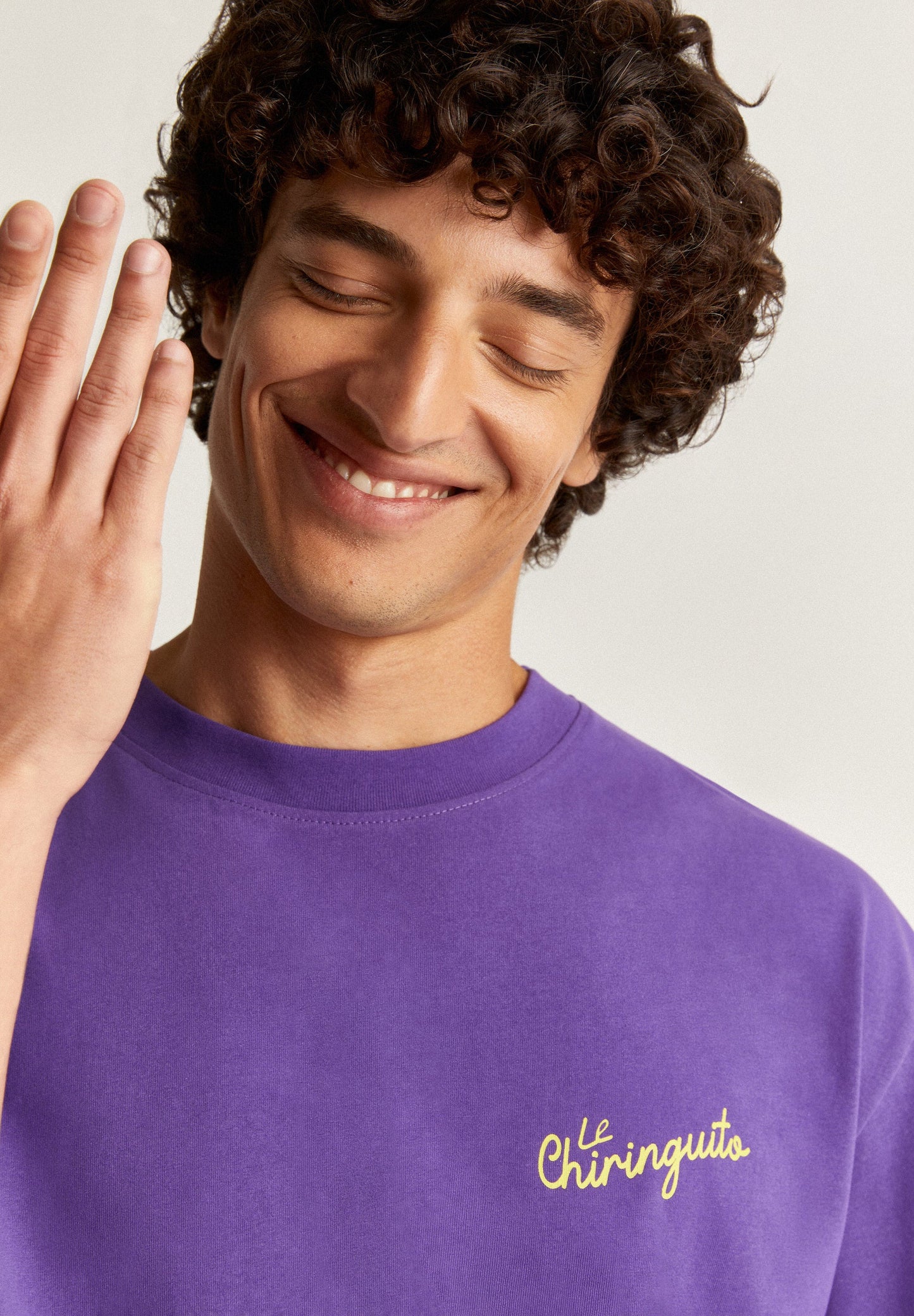 T-SHIRT COM ESTAMPADO EM CONTRASTE LE CHIRINGUITO