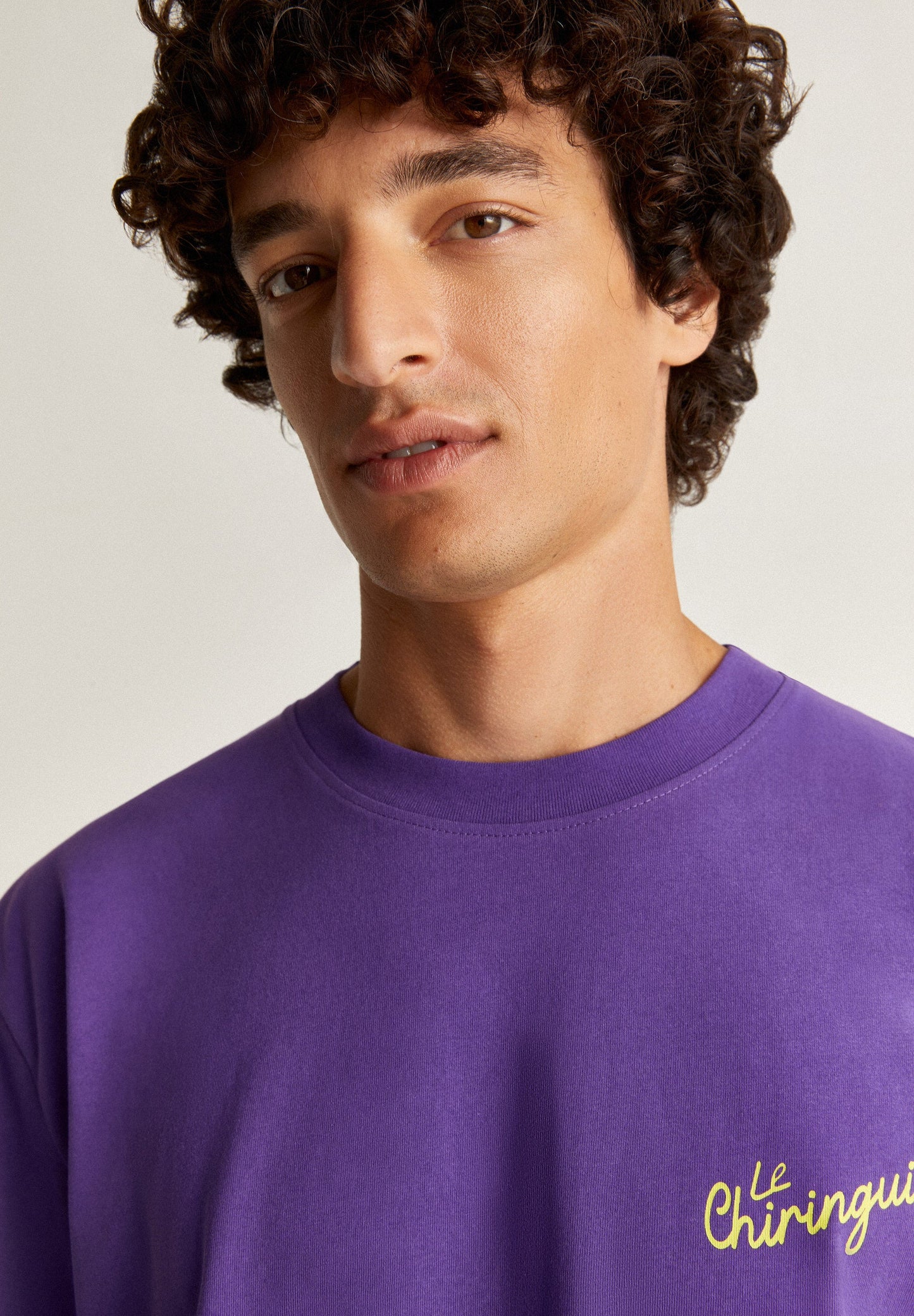 T-SHIRT COM ESTAMPADO EM CONTRASTE LE CHIRINGUITO