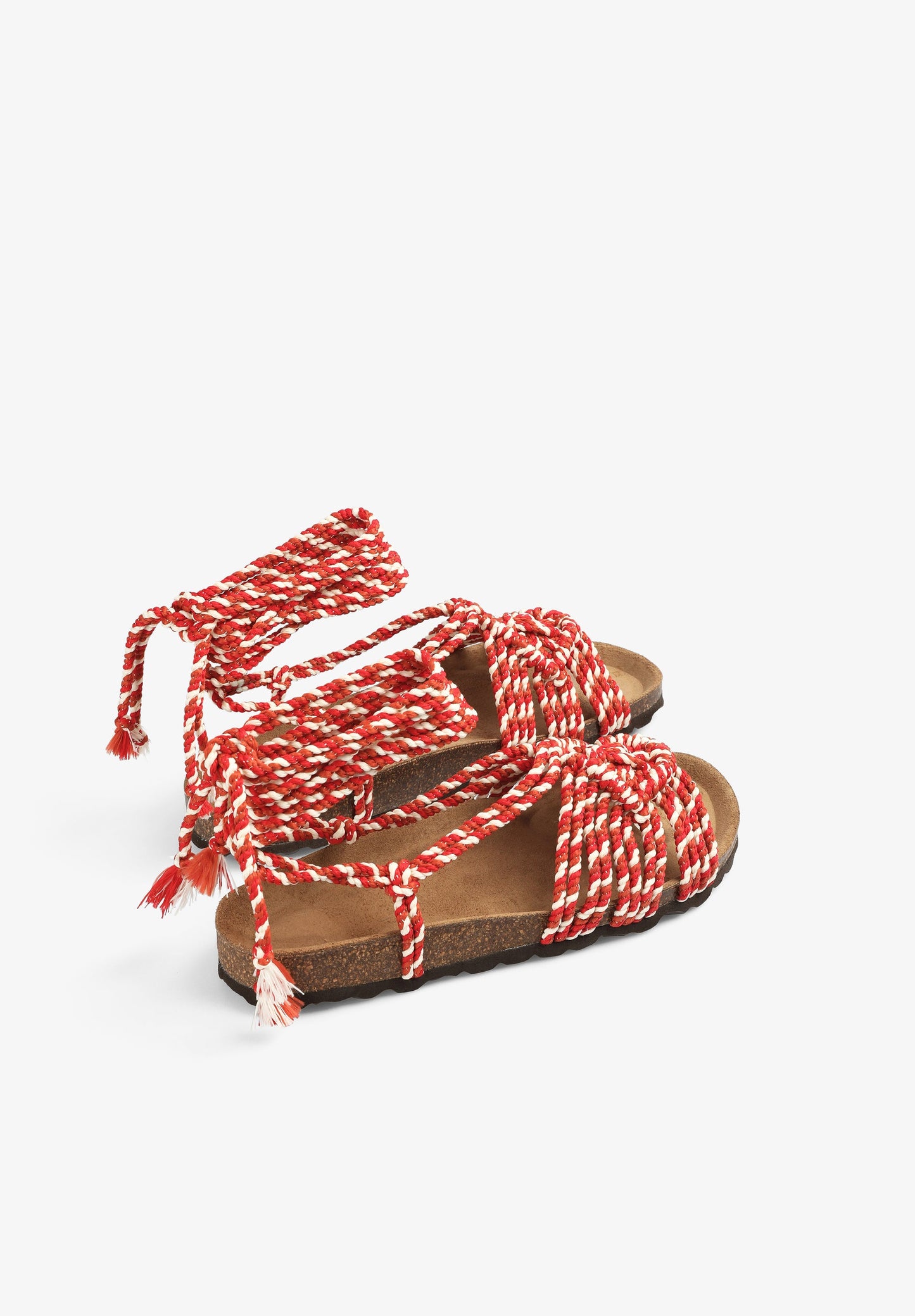 SANDÁLIAS RASAS COM PORMENOR DE CORDAS